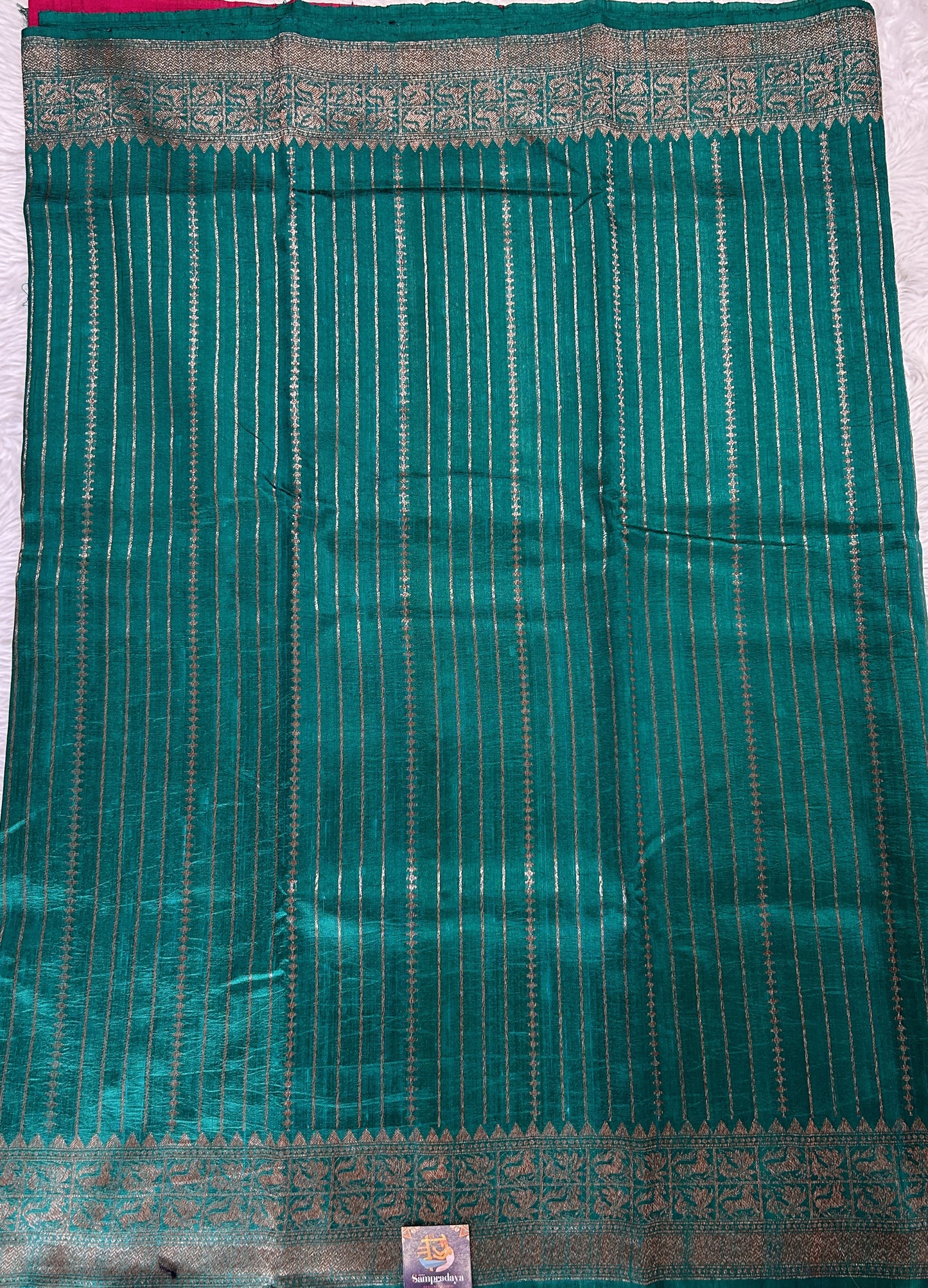 Banarasi Raw Silk Sarees Rama Green Colored Complemented With a Intricate Weaving Border - Sampradaya Designer Studio