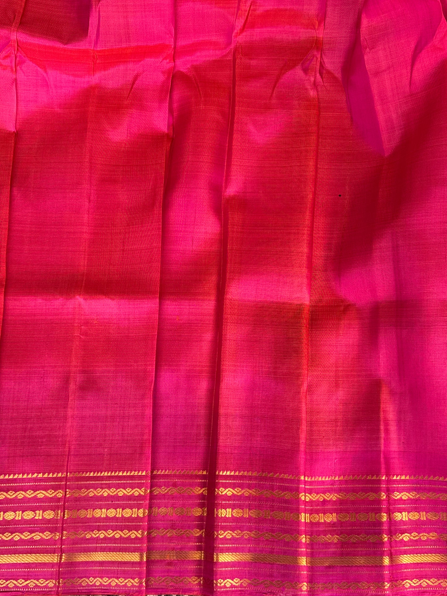 Gray Gadwal Silk Saree with Gold Zari Border — Pure Handloom | Silk Mark Certified