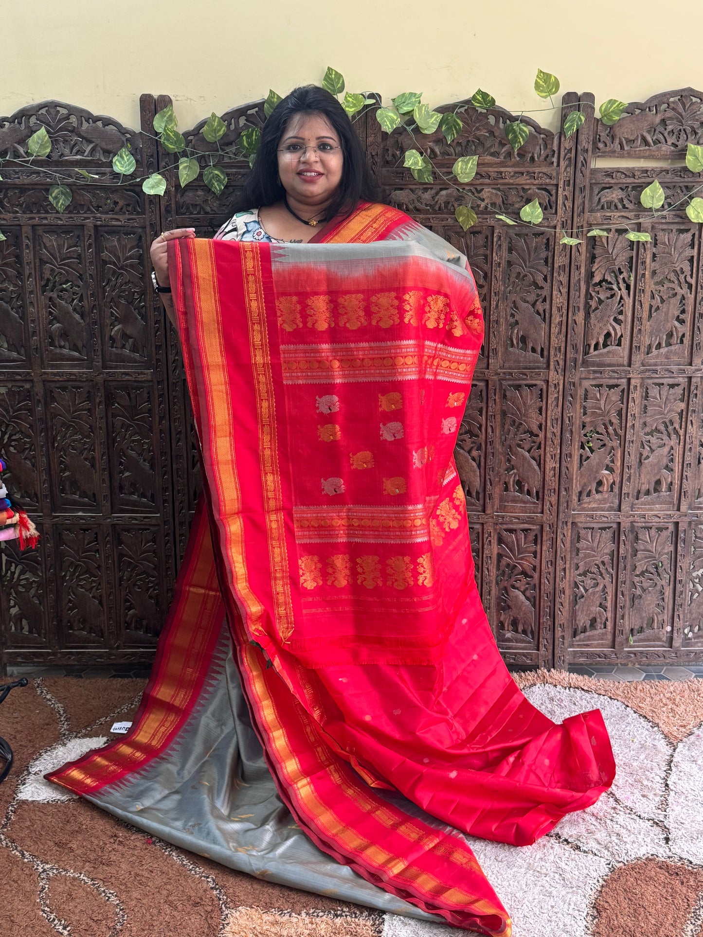 Gray Gadwal Silk Saree with Gold Zari Border — Pure Handloom | Silk Mark Certified