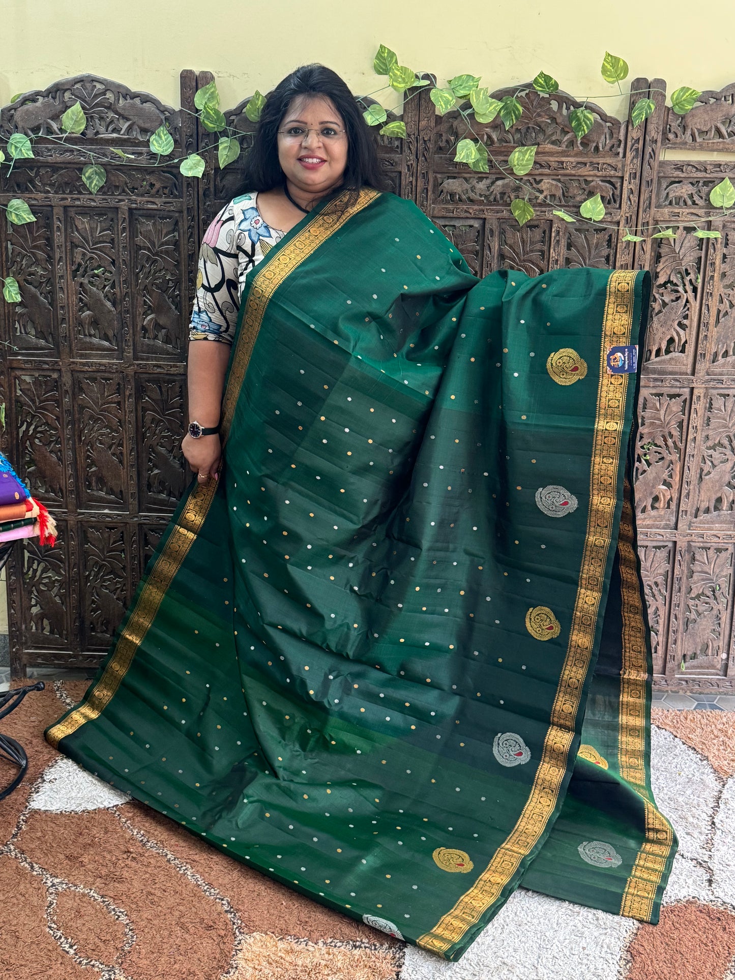 Green Gadwal Silk Saree with Gold Zari Border — Pure Handloom | Silk Mark Certified