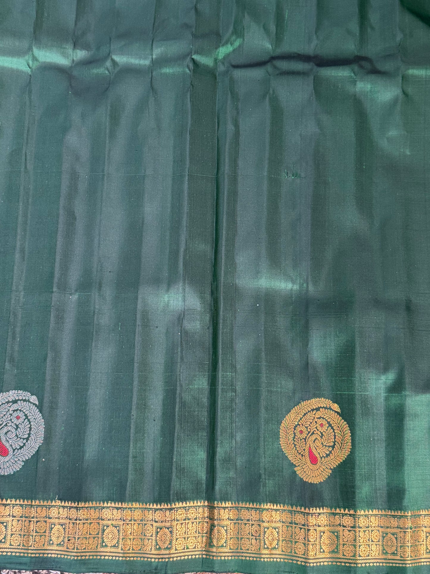 Green Gadwal Silk Saree with Gold Zari Border — Pure Handloom | Silk Mark Certified