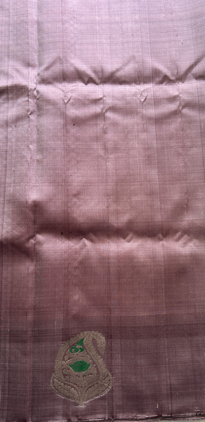 Gadwal Silk Saree Peach Colored Complemented With a Mauve Color Buti Border - Sampradaya Designer Studio
