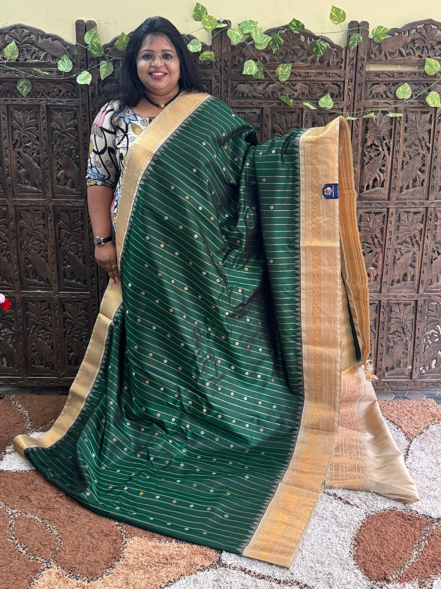 Green Gadwal Silk Saree with Gold Zari Border — Pure Handloom | Silk Mark Certified