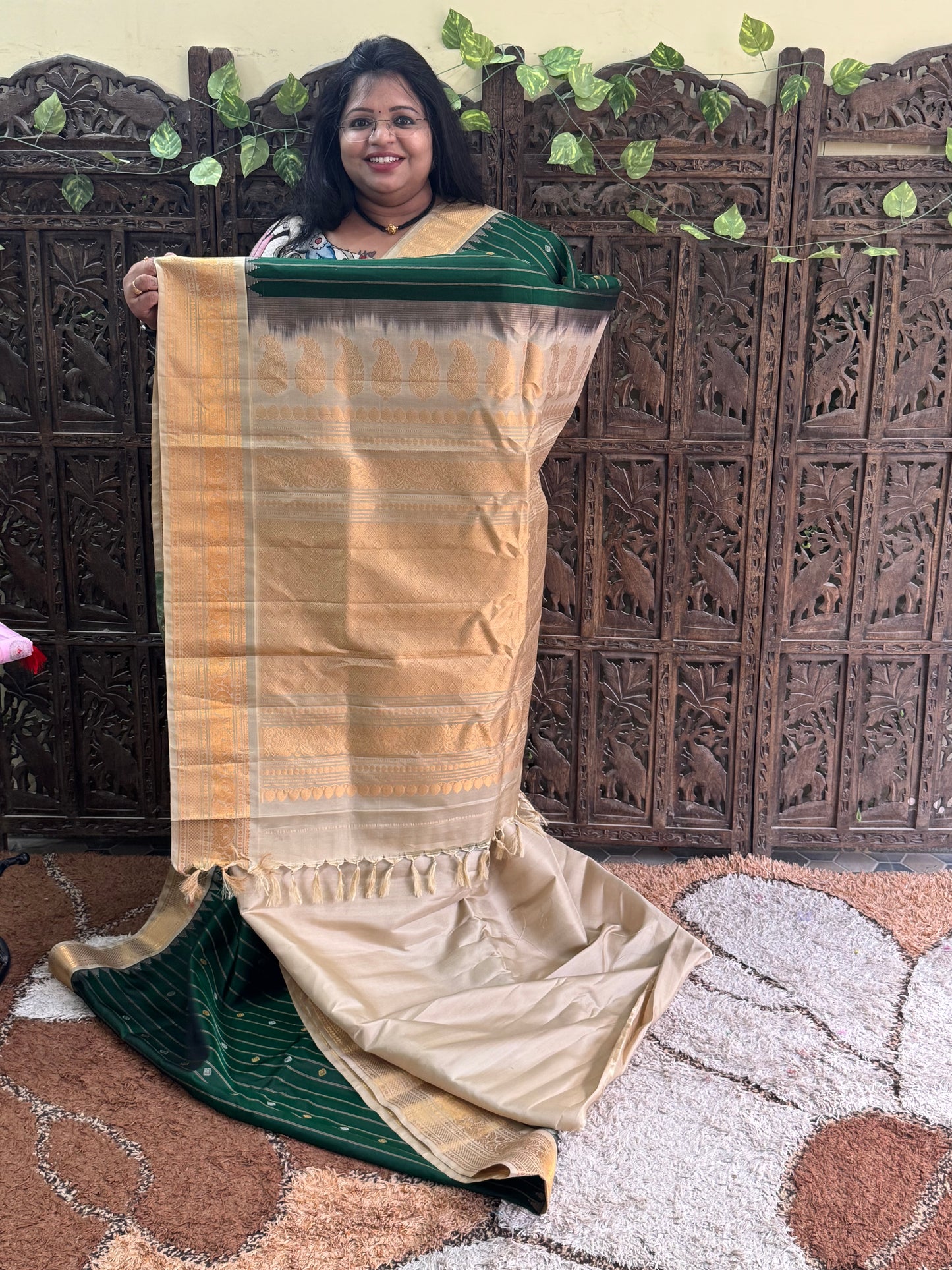 Green Gadwal Silk Saree with Gold Zari Border — Pure Handloom | Silk Mark Certified