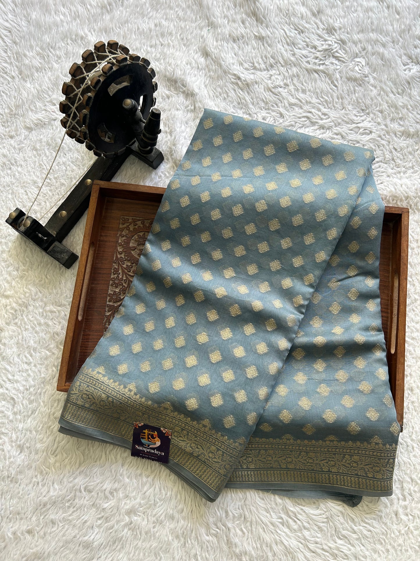 Gray Maheshwari  Cotton Saree For Women - Elegant Office & Daily Wear.