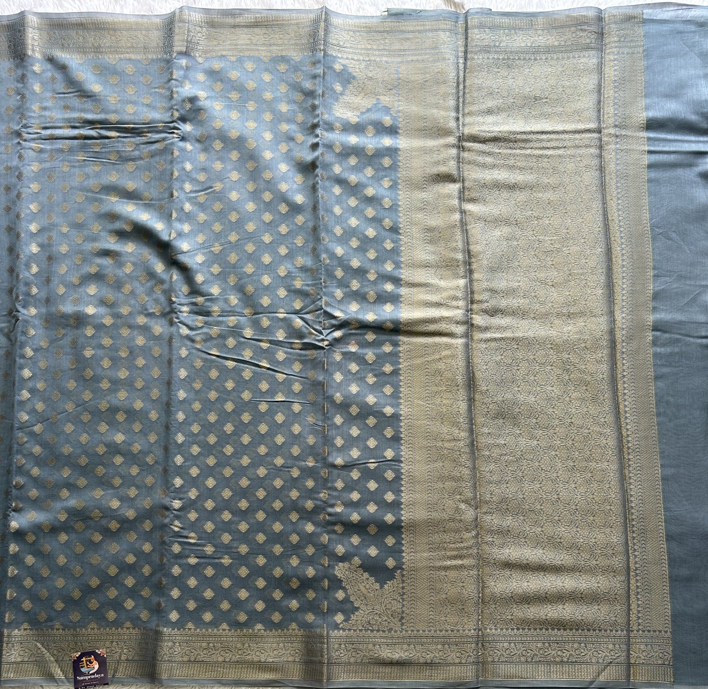 Gray Maheshwari  Cotton Saree For Women - Elegant Office & Daily Wear.