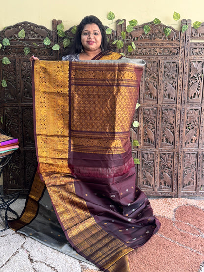 Gray Gadwal Silk Saree with Gold Zari Border — Pure Handloom | Silk Mark Certified