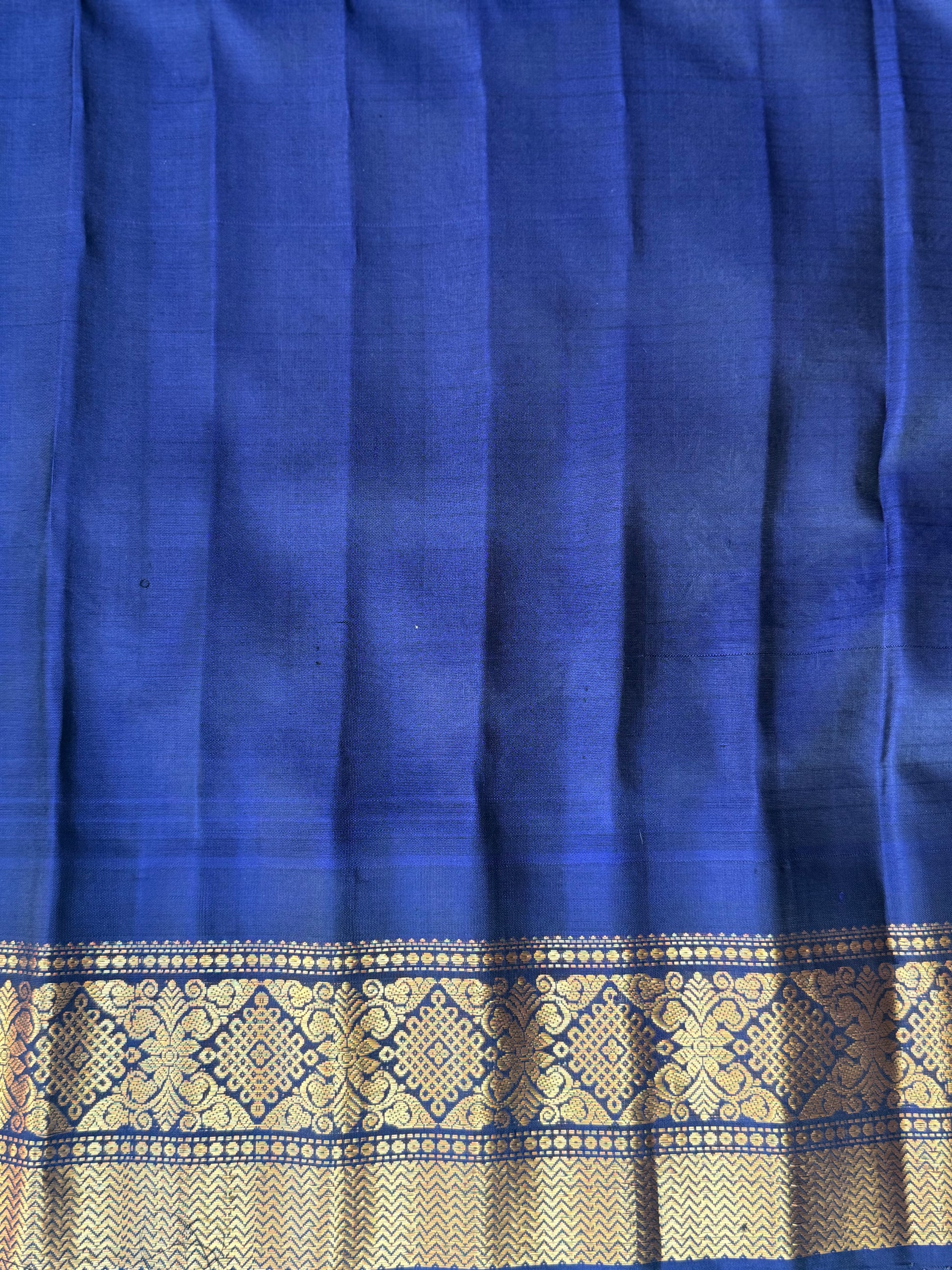 Gadwal Silk Saree Dual Tone Colored Complemented With a Zari Border - Sampradaya Designer Studio