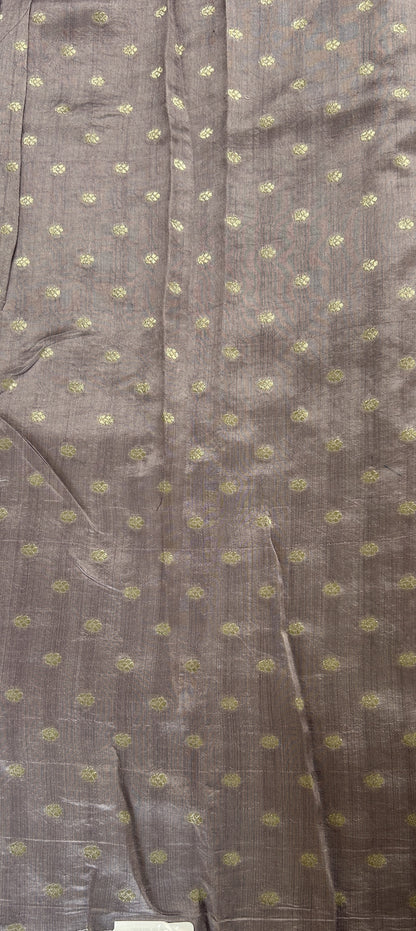 Banarasi Kora Silk Saree Light Lavender Colored Complemented with a Scallop Border. - Sampradaya Designer Studio