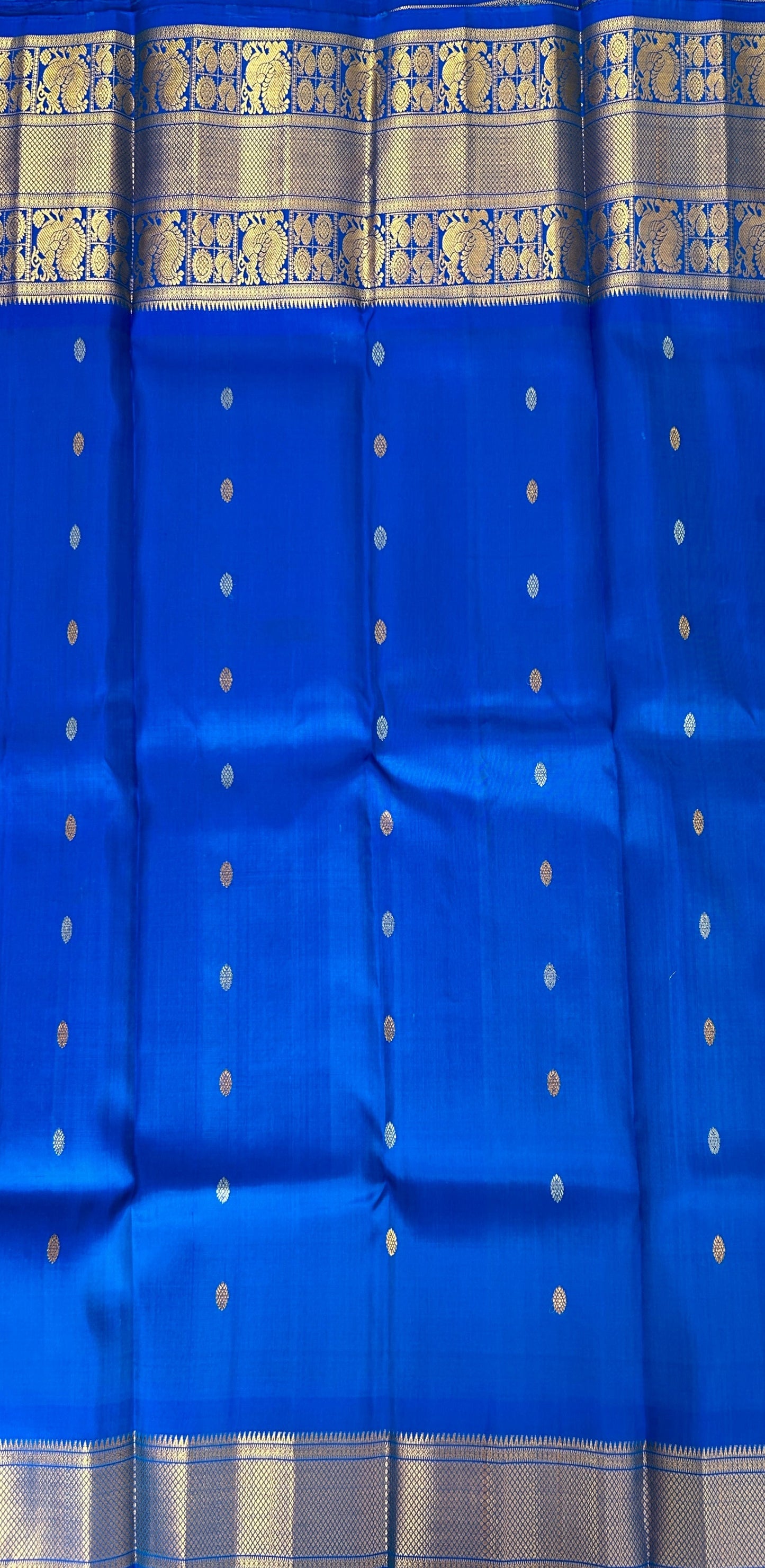 Gadwal Pattu Saree Peacock Blue Colored Complemented With a Pattu Royal Blue Border - Sampradaya Designer Studio