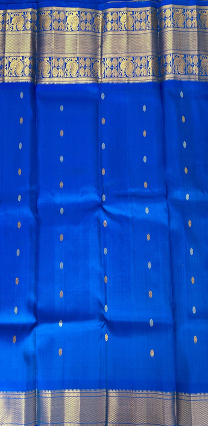 Gadwal Pattu Saree Peacock Blue Colored Complemented With a Pattu Royal Blue Border - Sampradaya Designer Studio