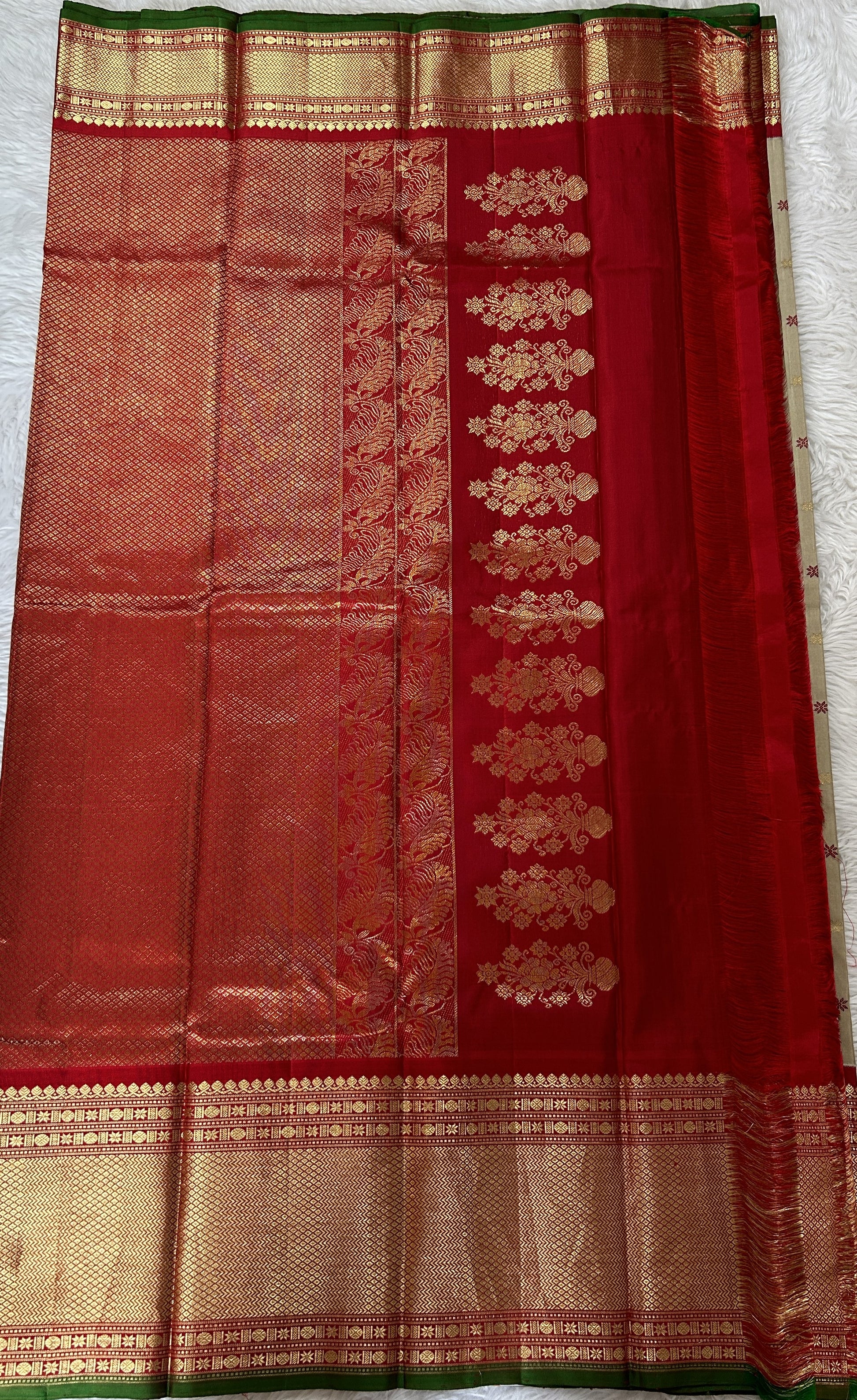 Gadwal Pattu Saree Beige Colored Complemented With a Maroon Color Kanchi Border - Sampradaya Designer Studio