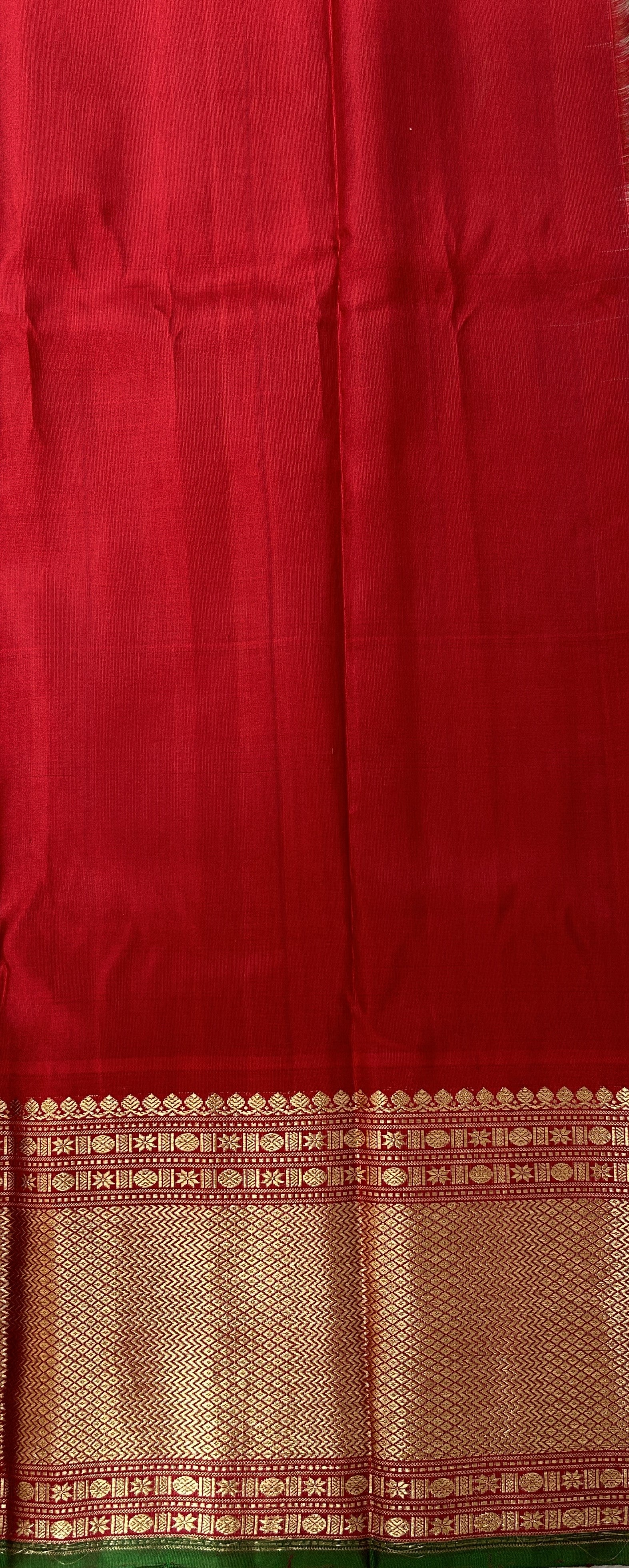Gadwal Pattu Saree Beige Colored Complemented With a Maroon Color Kanchi Border - Sampradaya Designer Studio