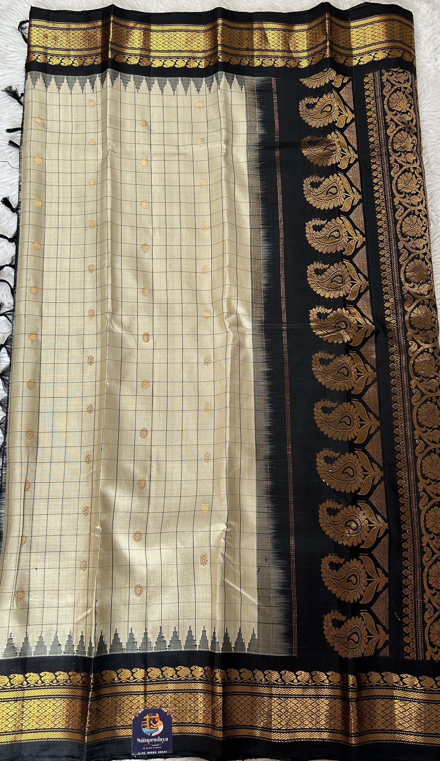 Gadwal Pattu Saree Cream Colored Complemented With a Black Color Kanchi Border - Sampradaya Designer Studio