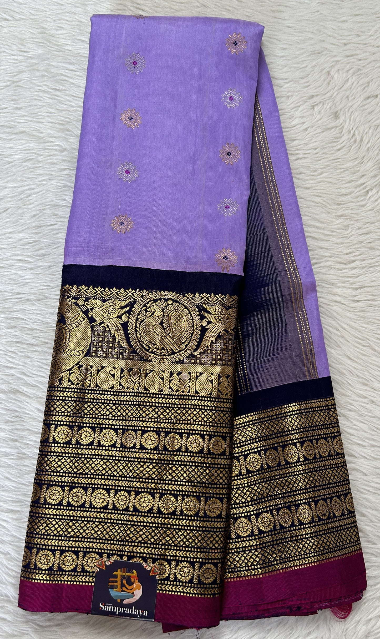 Gadwal Pattu Saree Lavender Colored Complemented With a Navy Blue Color Kanchi Border - Sampradaya Designer Studio