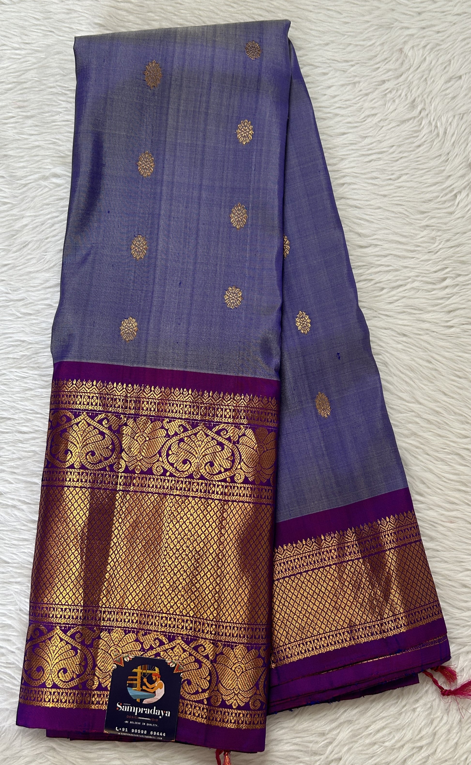 Gadwal Silk Saree Light Purple Colored Complemented With a Brinjal Color Kanchi Border - Sampradaya Designer Studio