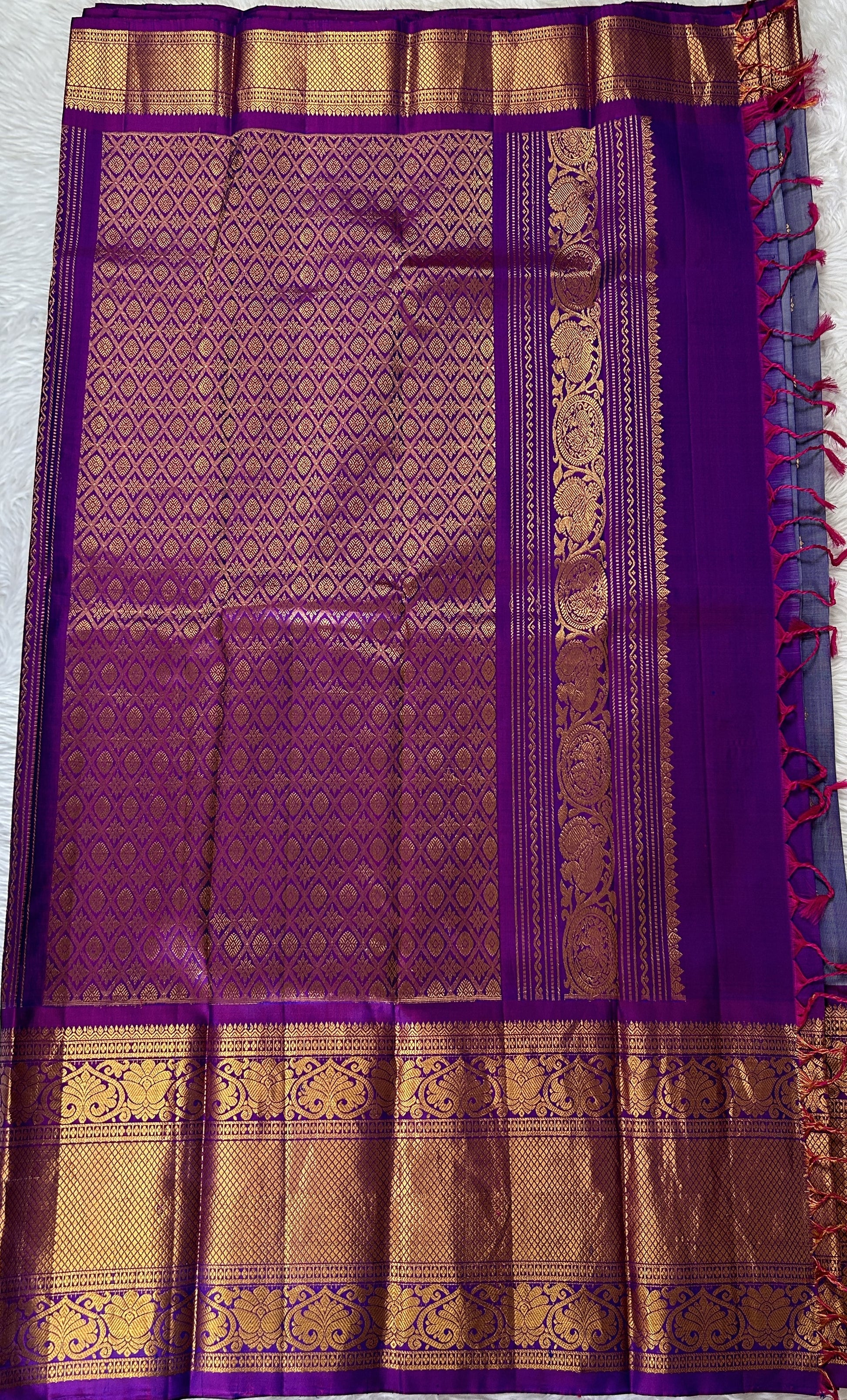 Gadwal Silk Saree Light Purple Colored Complemented With a Brinjal Color Kanchi Border - Sampradaya Designer Studio