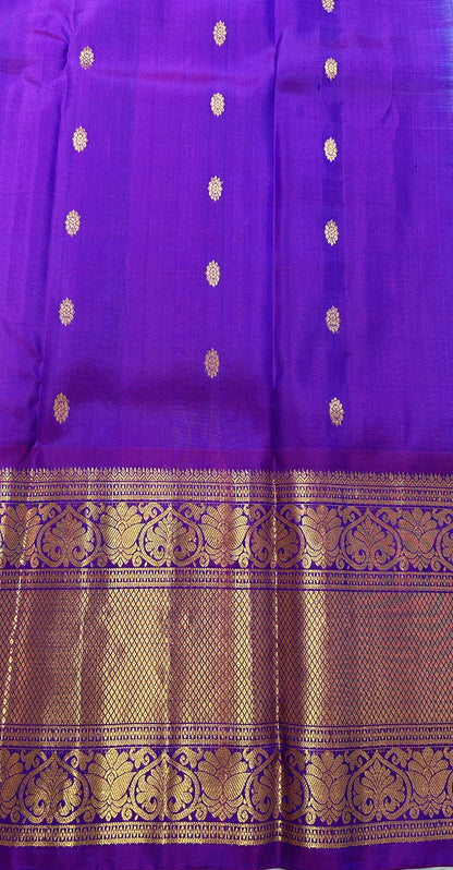 Gadwal Silk Saree Light Purple Colored Complemented With a Brinjal Color Kanchi Border - Sampradaya Designer Studio