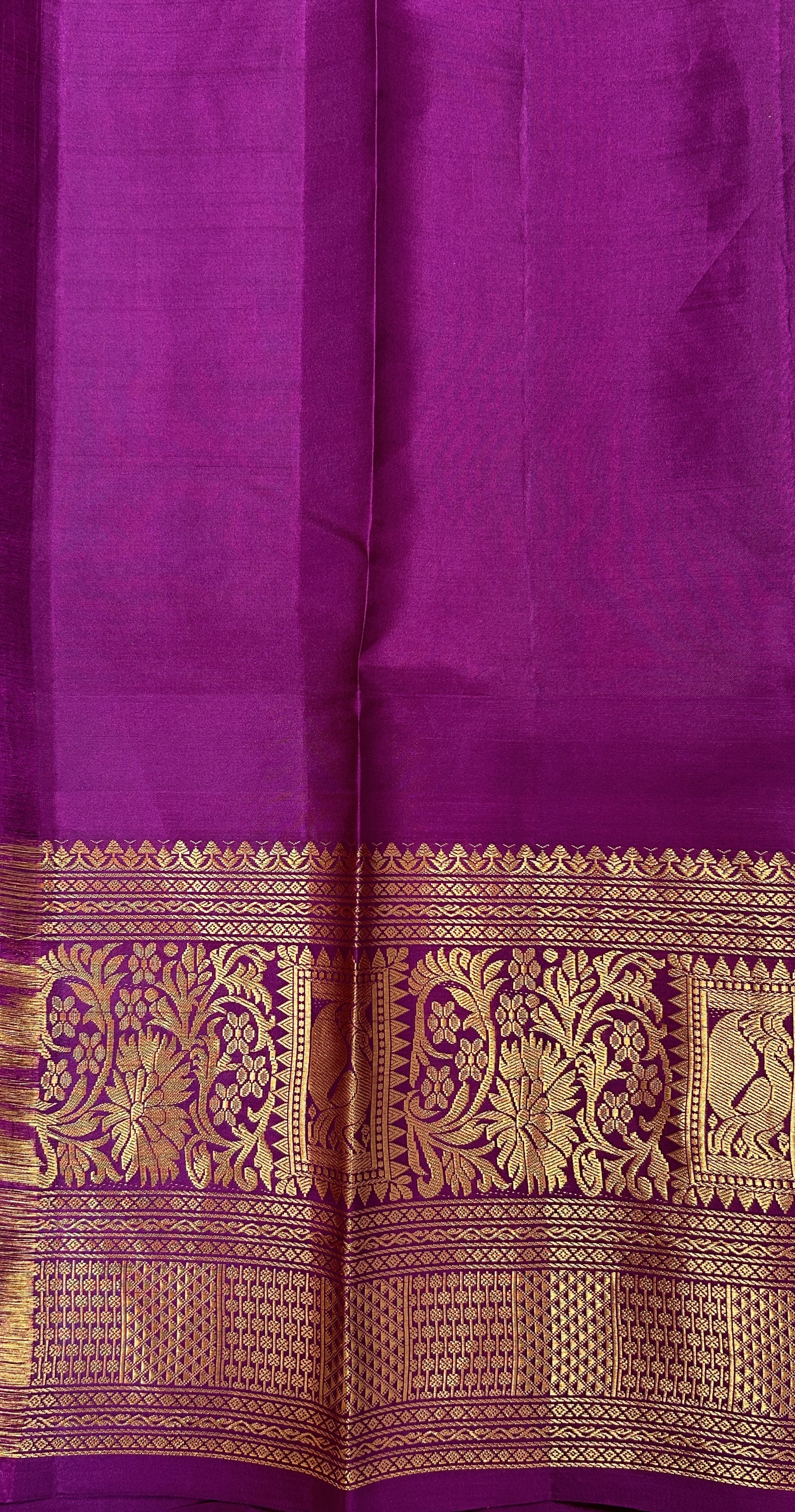 Gadwal Silk Saree Light Green colored complemented with a Magenta Color Kanchi Border - Sampradaya Designer Studio