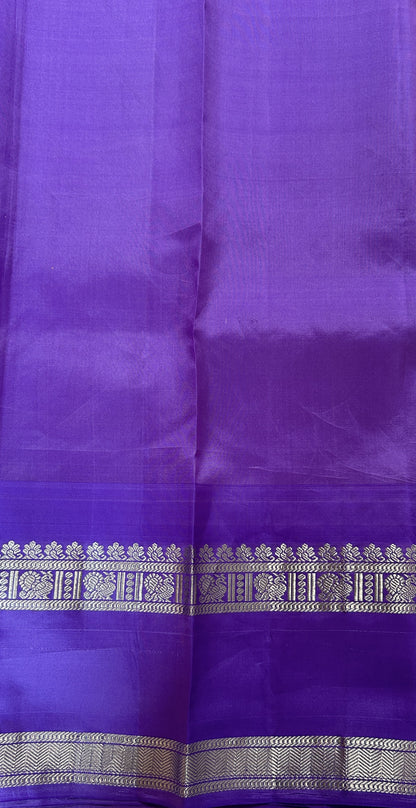 Gadwal Silk Saree Pink colored complemented with a Lilac Color Kanchi Gap Border - Sampradaya Designer Studio