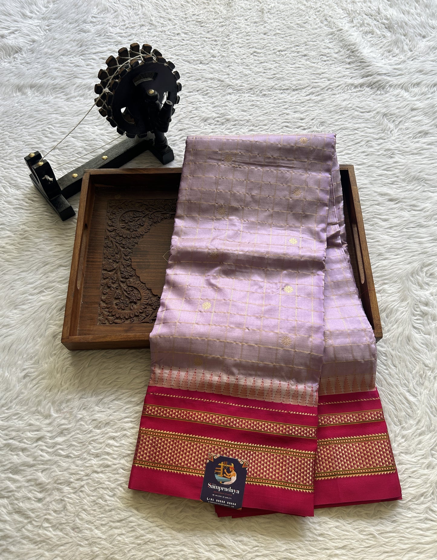 Narayanpet Silk Checks Saree Lilac Colored Complemented with a Pink Zari Border. - Sampradaya Designer Studio