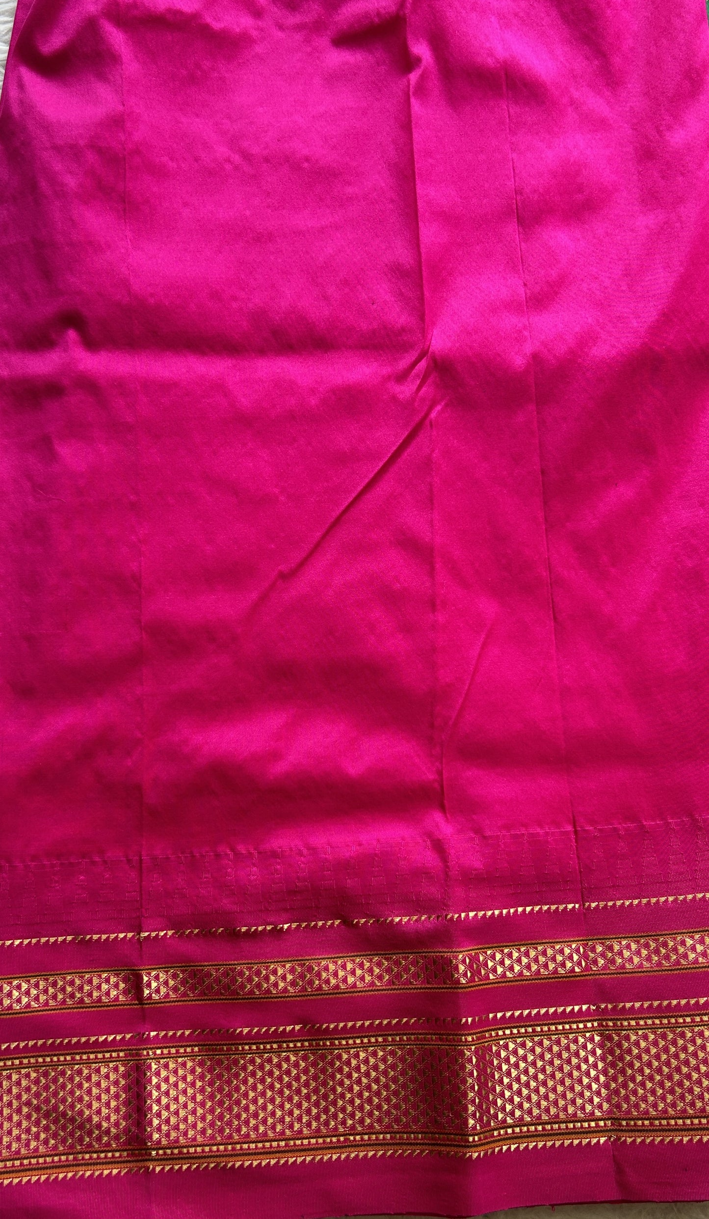 Narayanpet Silk Checks Saree Bottle Green Colored Complemented with a Zari Border. - Sampradaya Designer Studio