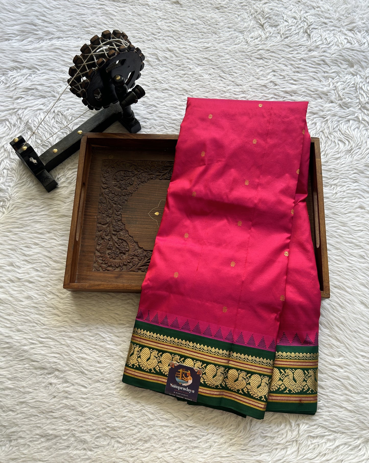 Narayanpet Silk Saree Pink Colored Complemented with a Green Zari Border. - Sampradaya Designer Studio
