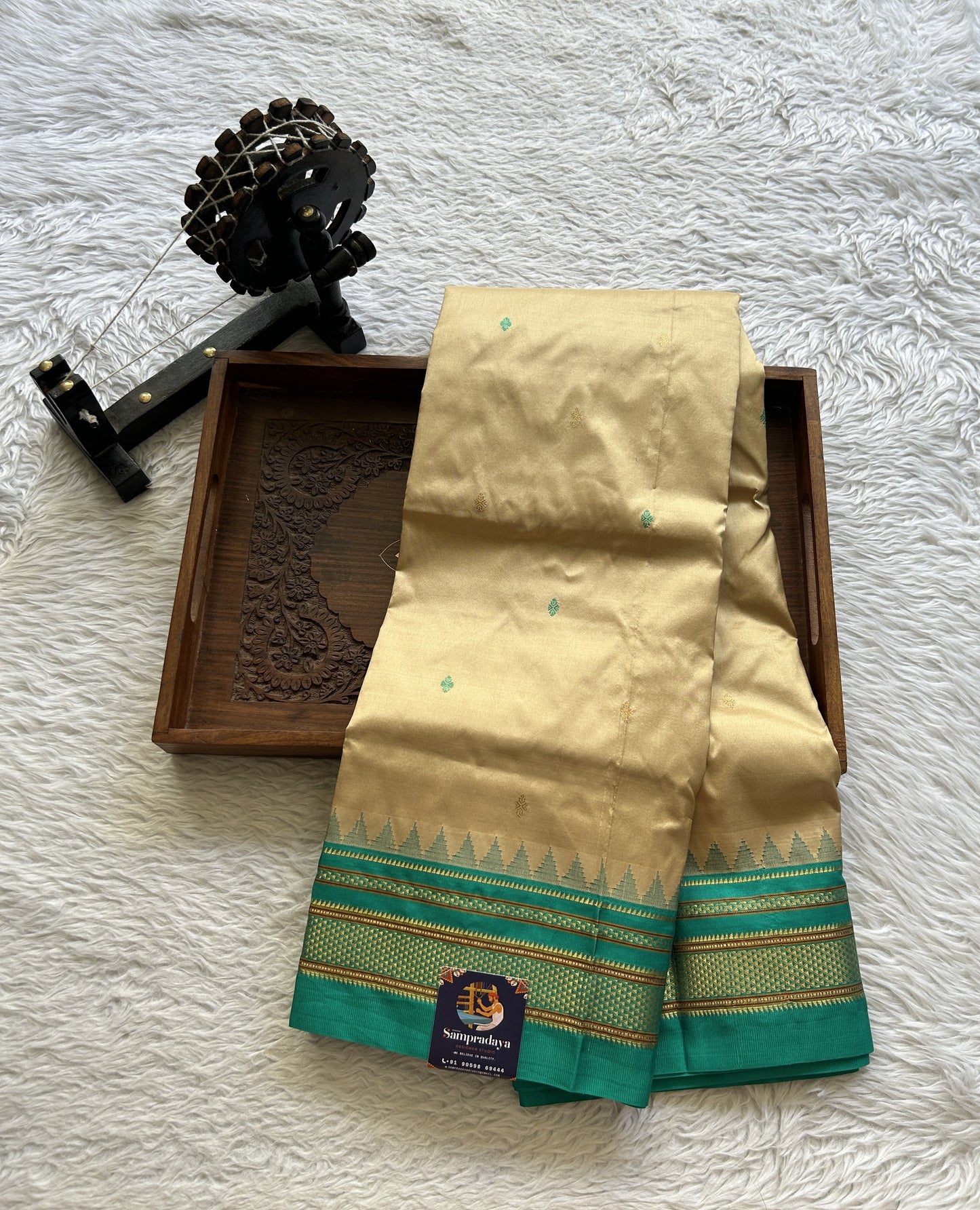 Narayanpet Silk Saree Beige Colored Complemented with a Rama Green Zari Border. - Sampradaya Designer Studio