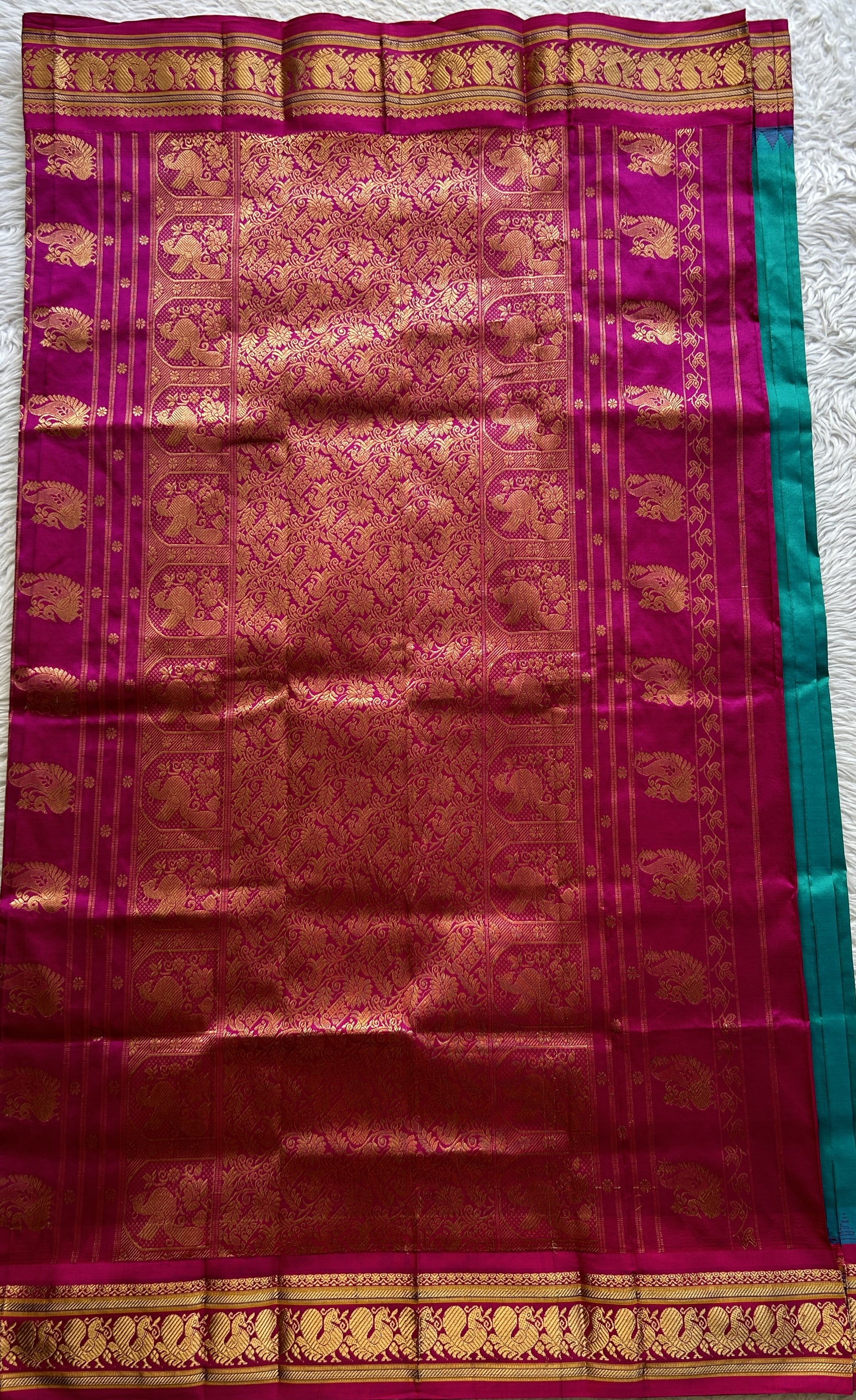 Narayanpet Silk Saree Rama Green Colored Complemented with a Pink Zari Border. - Sampradaya Designer Studio