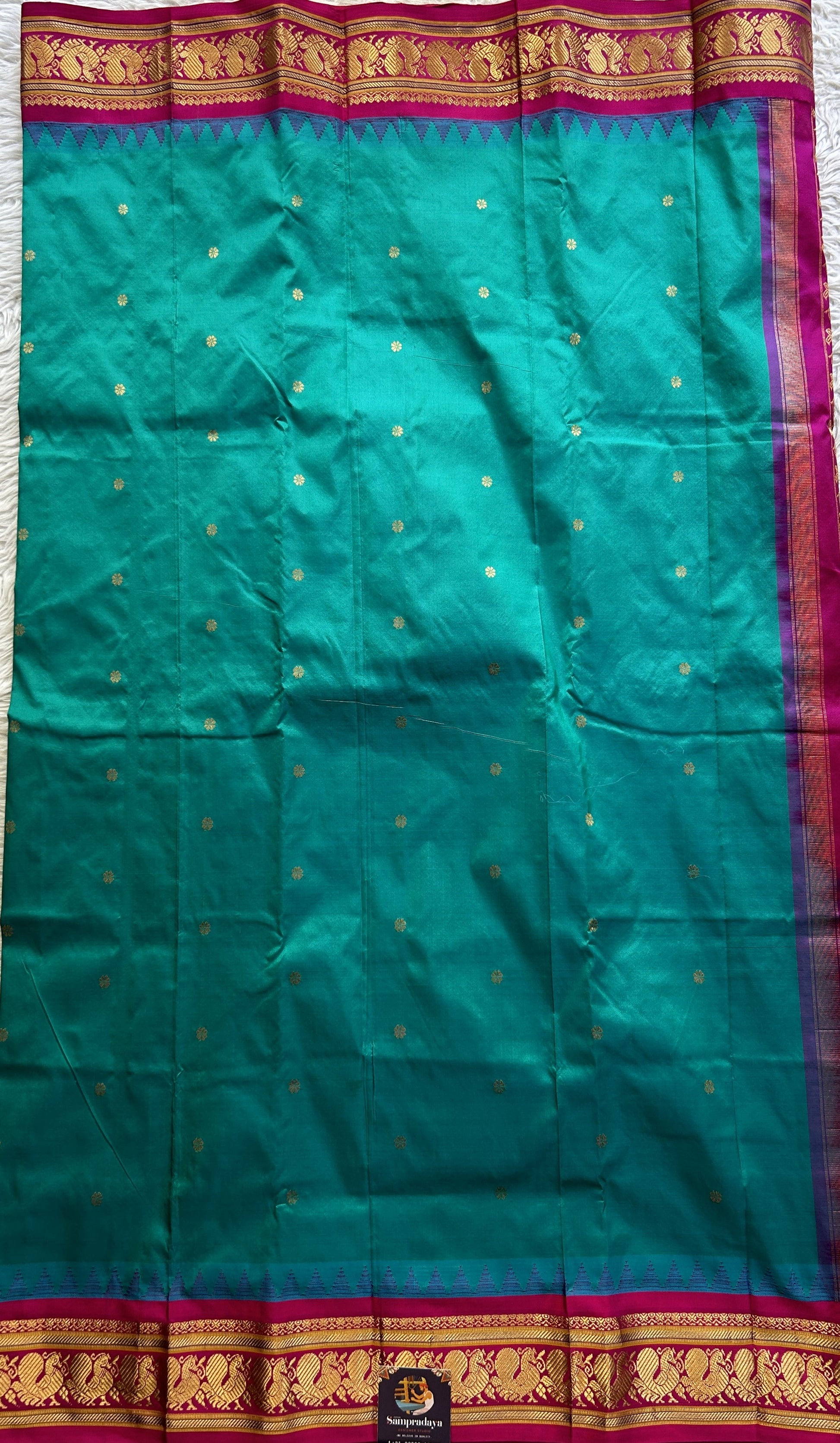 Narayanpet Silk Saree Rama Green Colored Complemented with a Pink Zari Border. - Sampradaya Designer Studio