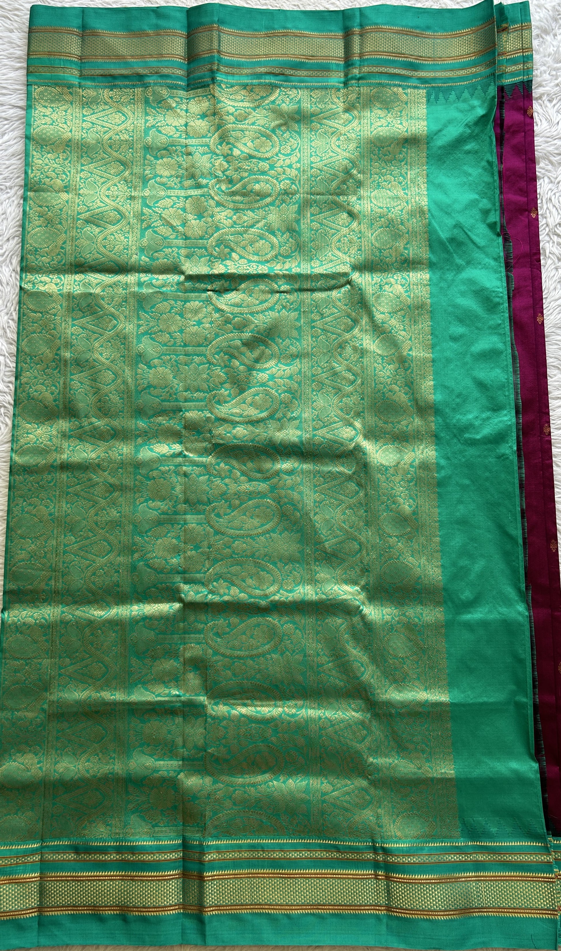 Narayanpet Silk Saree Purple Colored Complemented with a Rama Green Zari Border. - Sampradaya Designer Studio