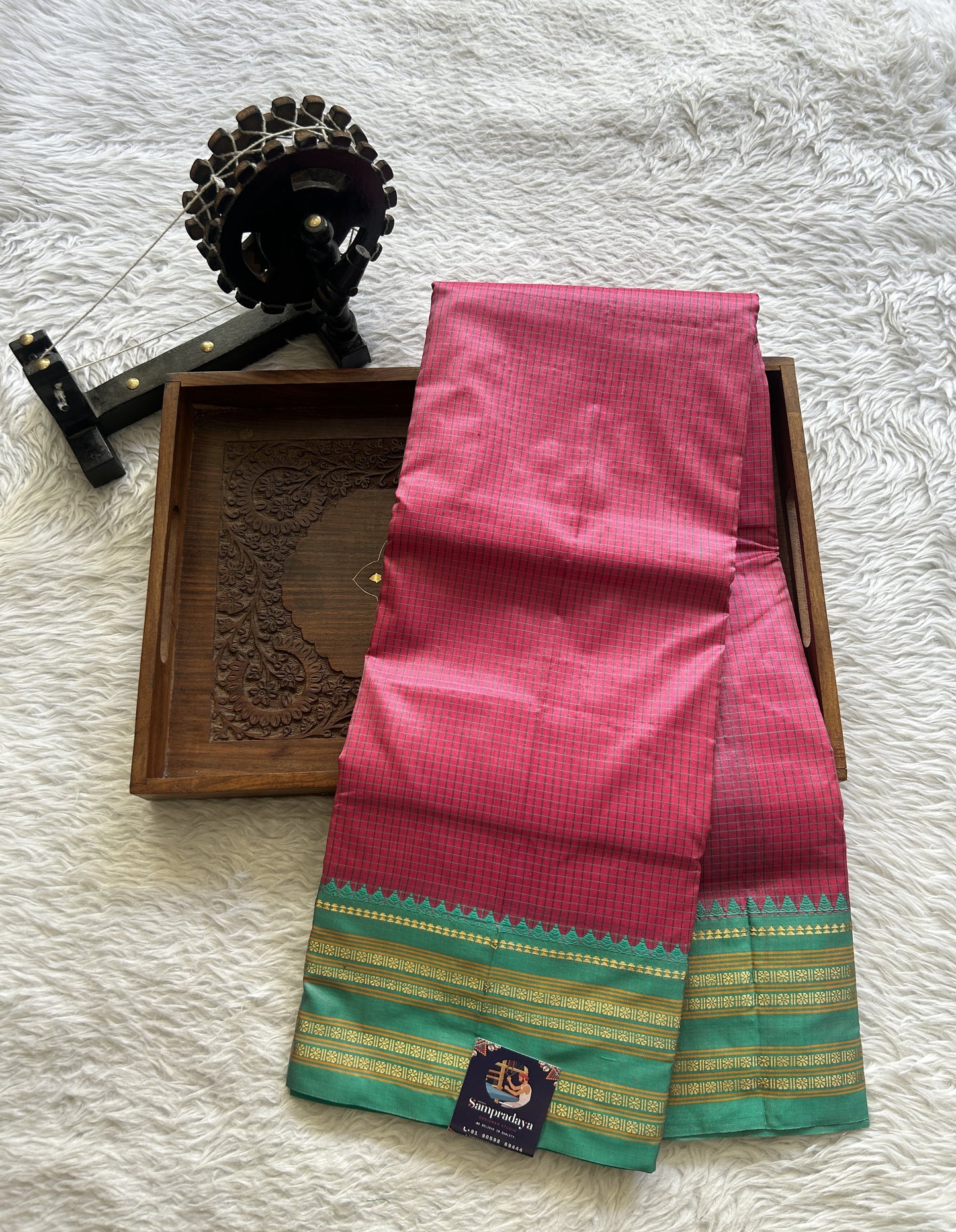 Narayanpet Silk Checks Saree Pink Colored Complemented with a Rama Green Zari Border. - Sampradaya Designer Studio