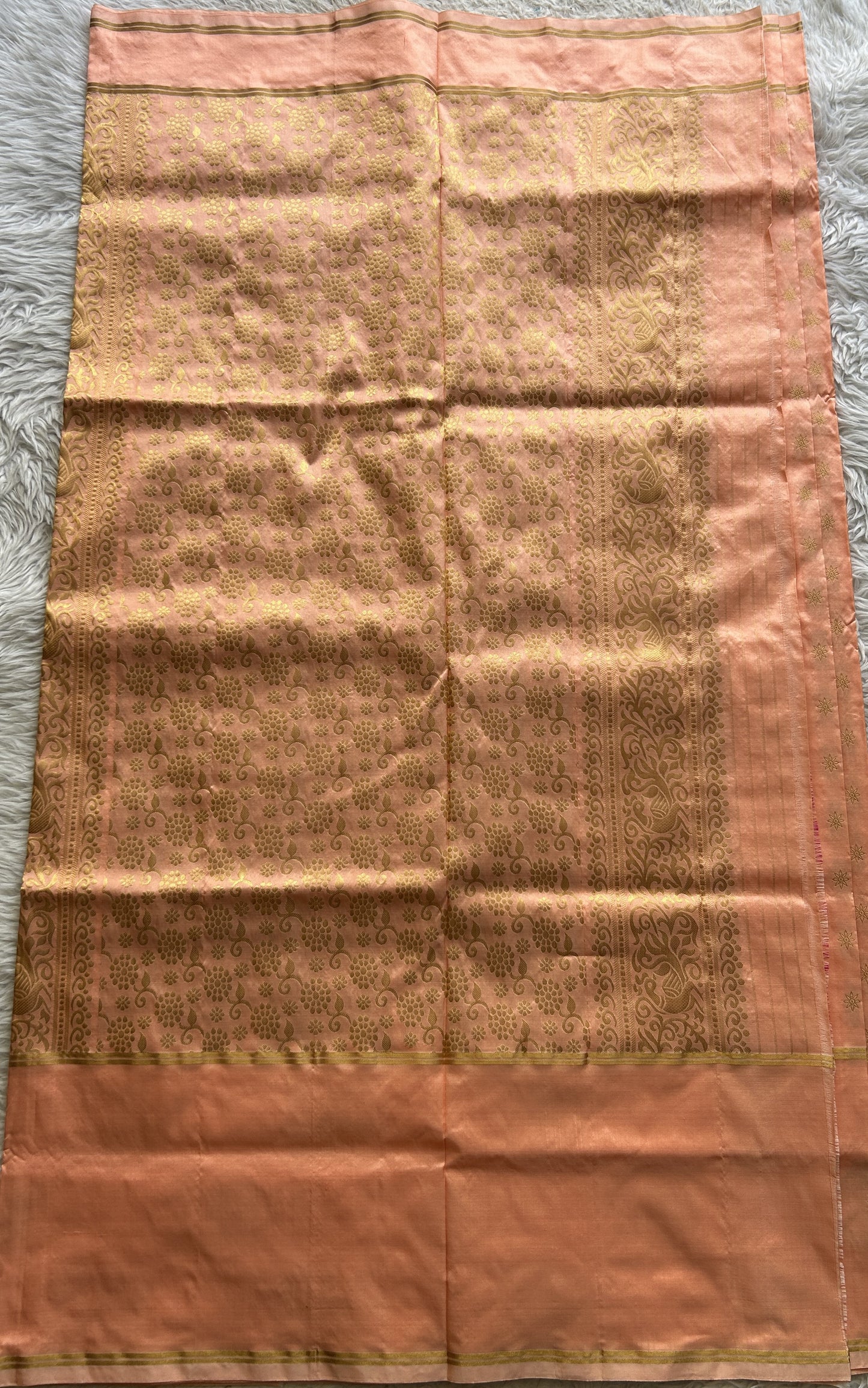 Narayanpet Silk Saree Peach Colored Complemented with a Buti Border. - Sampradaya Designer Studio