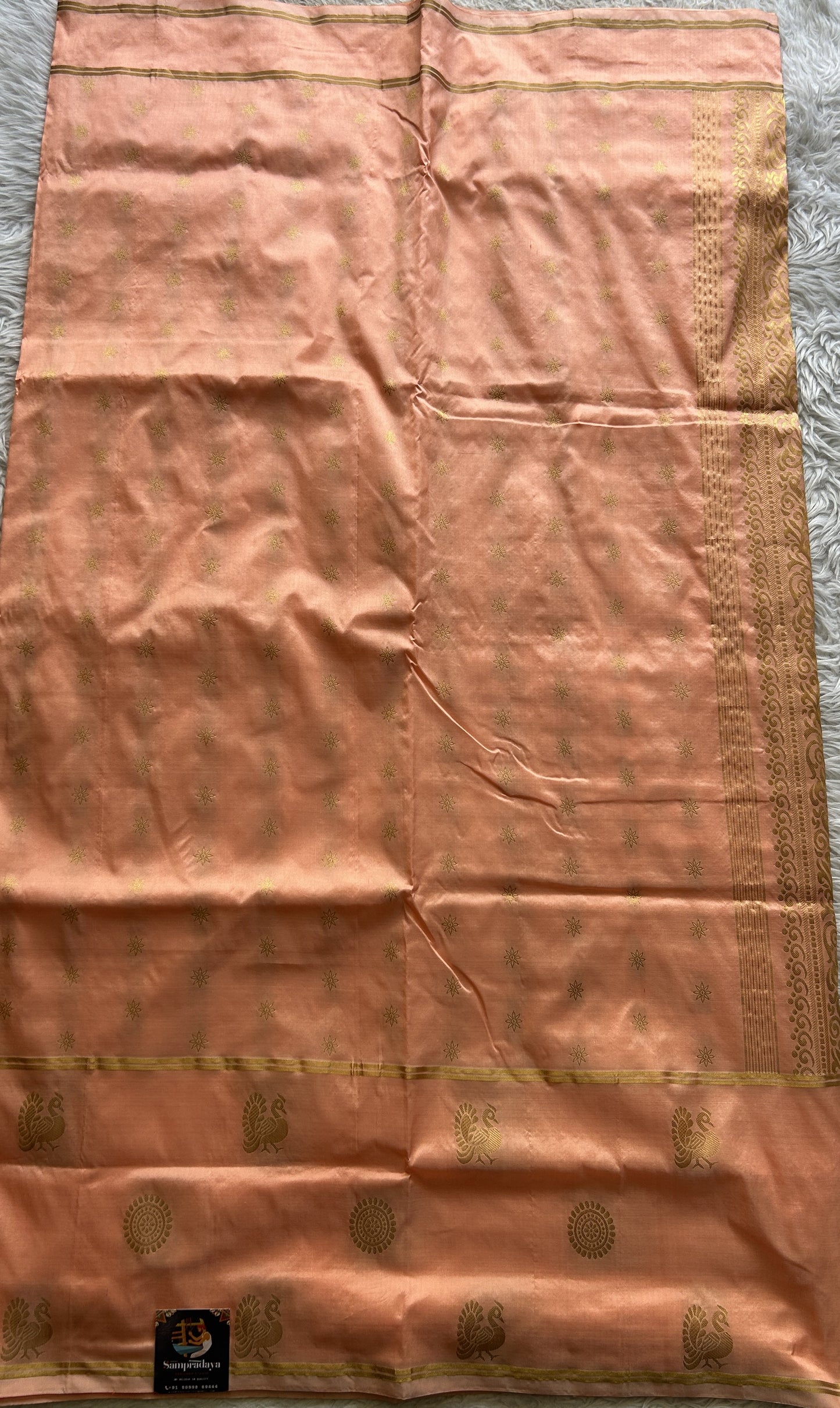 Narayanpet Silk Saree Peach Colored Complemented with a Buti Border. - Sampradaya Designer Studio