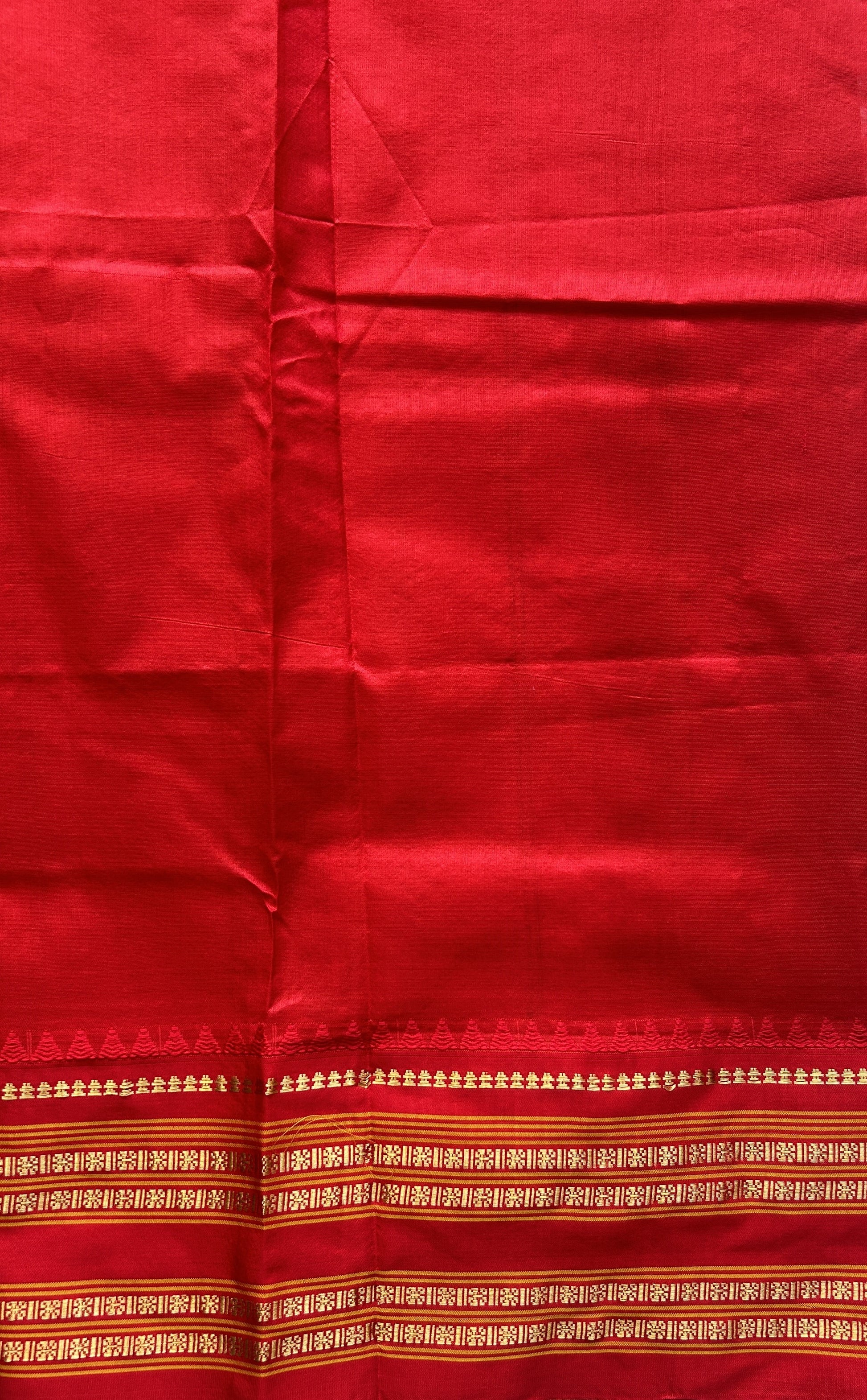 Narayanpet Silk Checks Saree Green Colored Complemented with a Red Zari Border. - Sampradaya Designer Studio