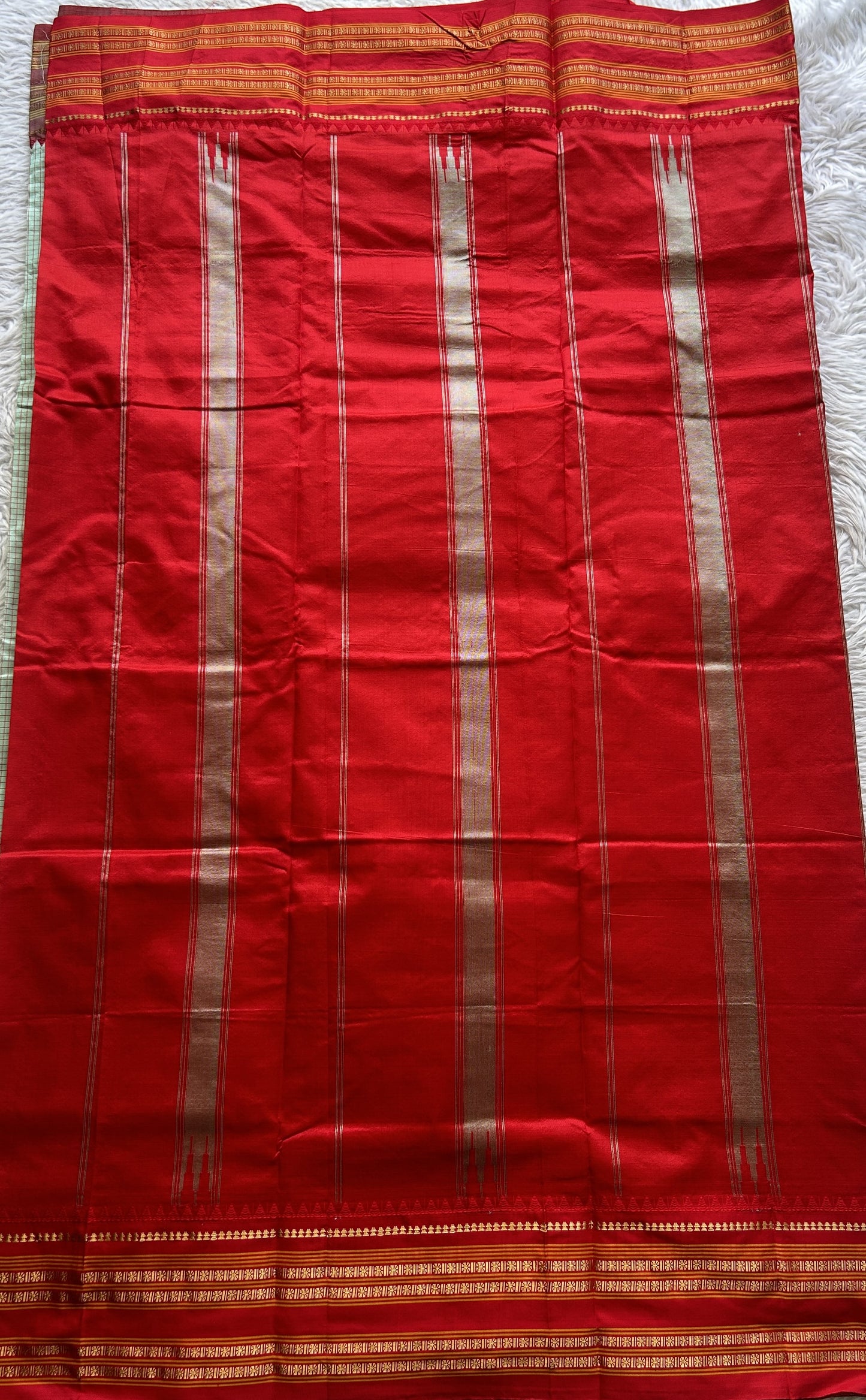 Narayanpet Silk Checks Saree Sea Green Colored Complemented with a Red Zari Border. - Sampradaya Designer Studio