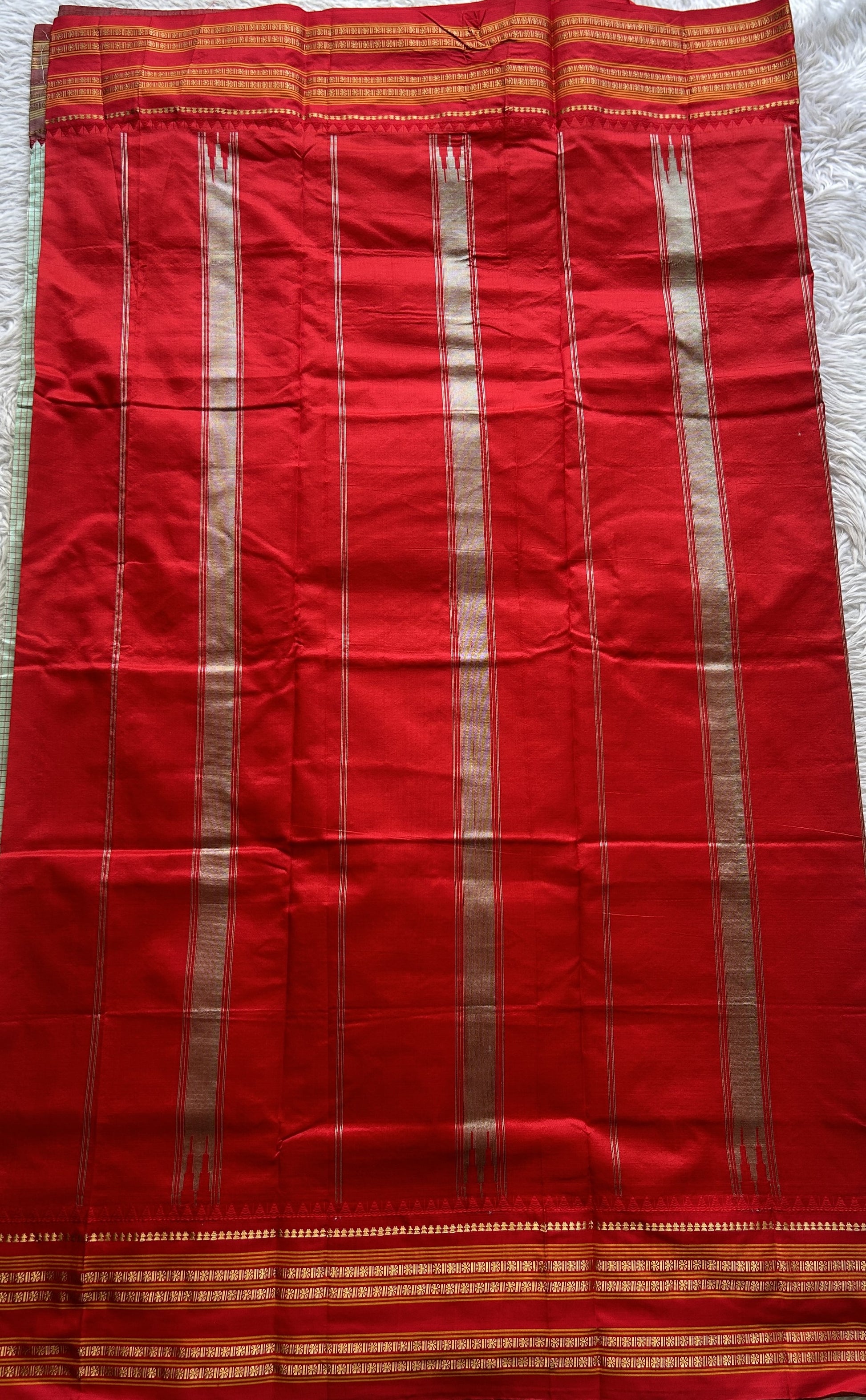 Narayanpet Silk Checks Saree Sea Green Colored Complemented with a Red Zari Border. - Sampradaya Designer Studio
