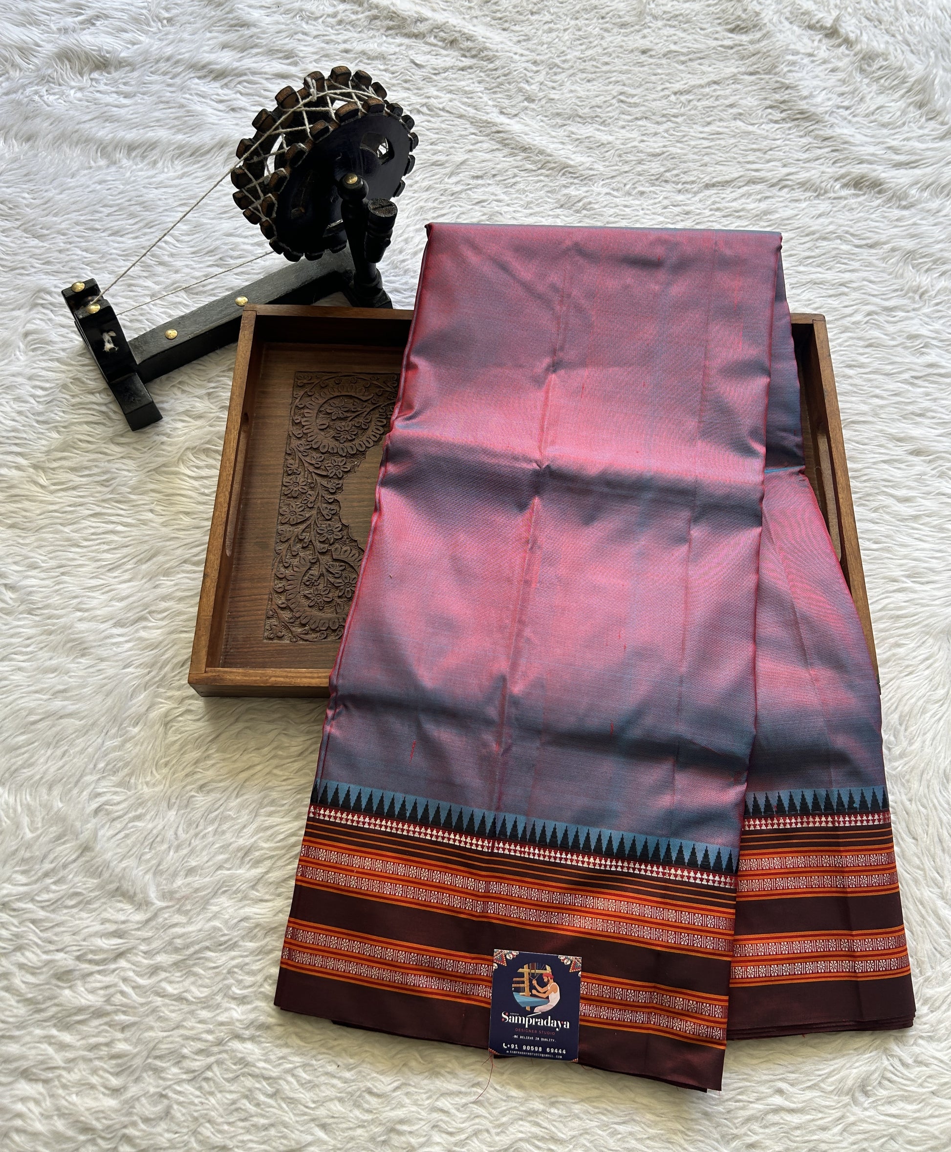 Narayanpet Silk Saree Onion Pink Colored Complemented with a Zari Border. - Sampradaya Designer Studio