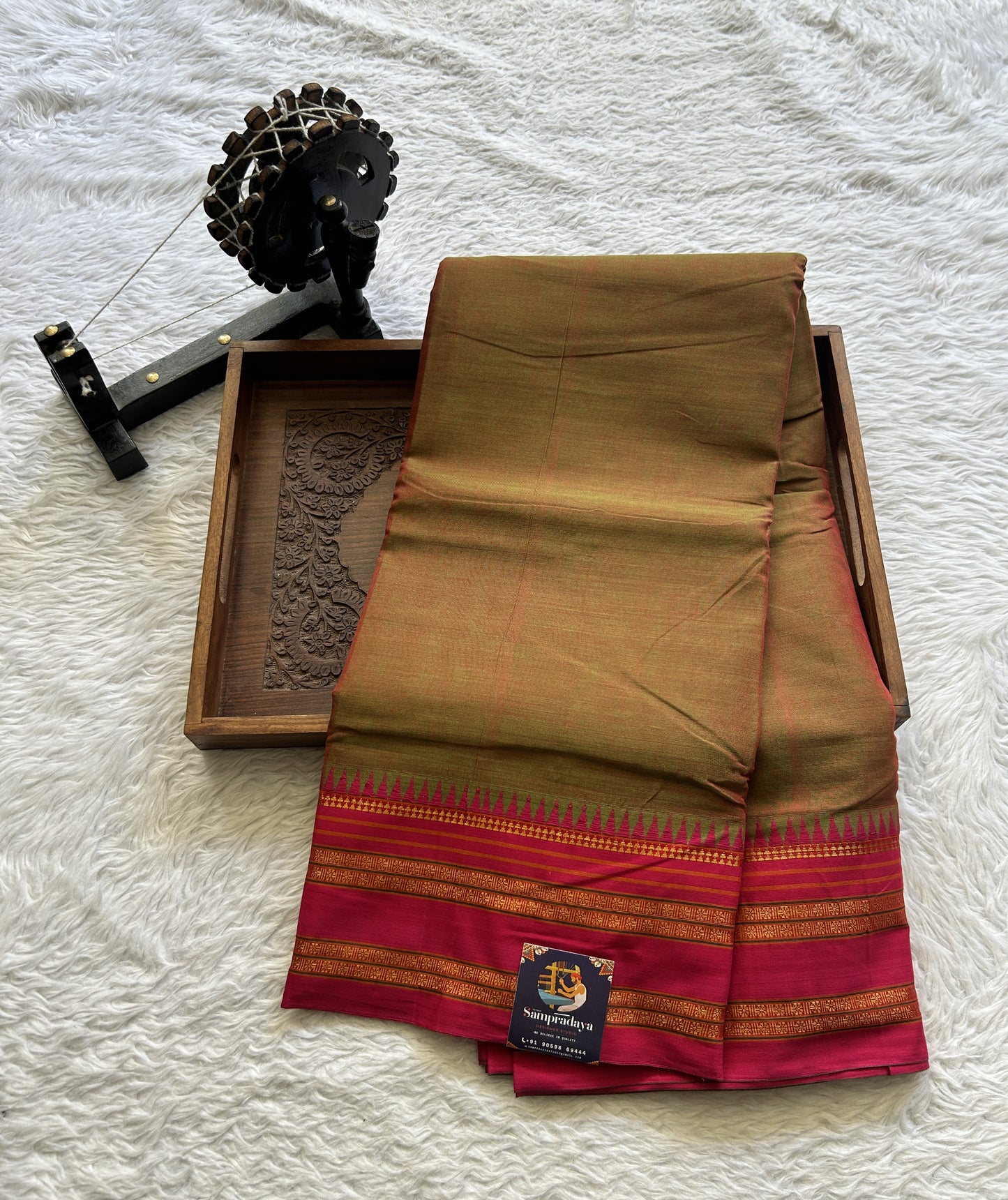 Narayanpet Cotton Saree Dual Shade Colored Complemented with a Thread Border. - Sampradaya Designer Studio