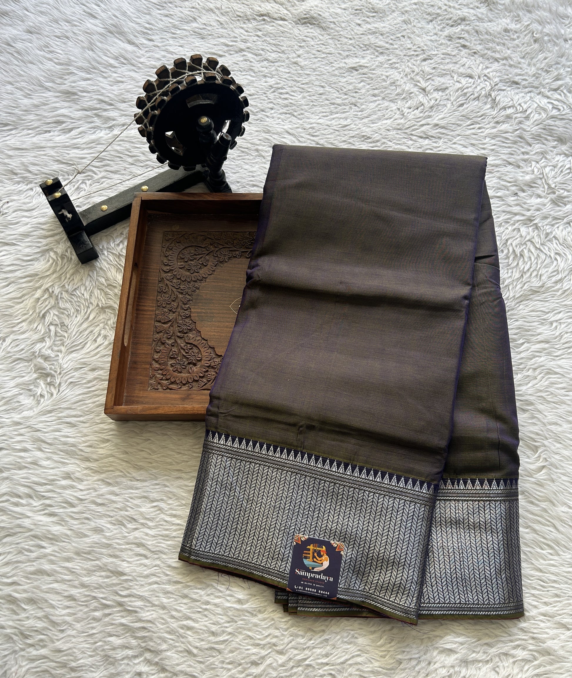 Narayanpet Cotton Saree Brinjal Colored Complemented with a Thread Border. - Sampradaya Designer Studio