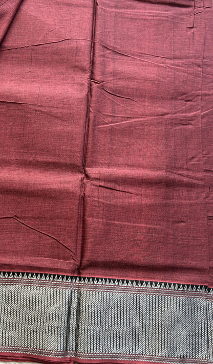 Narayanpet Cotton Saree Dark Onion Pink Colored Complemented with a Thread Border. - Sampradaya Designer Studio