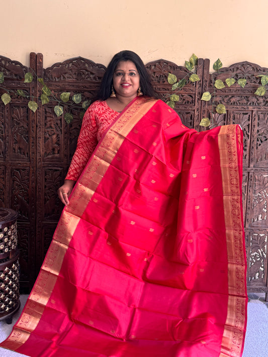 Pure Kanjivaram Silk Saree | Peach Pink With Gold Zari Border | Handloom | Silk Mark Certified