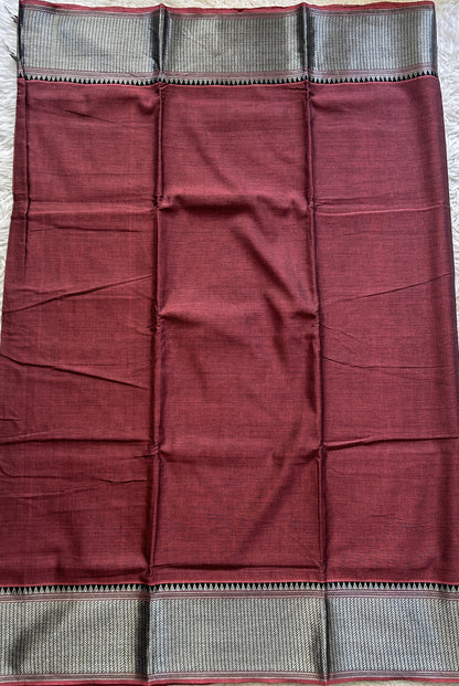 Narayanpet Cotton Saree Dark Onion Pink Colored Complemented with a Thread Border. - Sampradaya Designer Studio