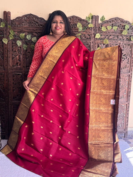 Pure Kanjivaram Silk Saree | Maroon With Gold Zari Border | Handloom | Silk Mark Certified