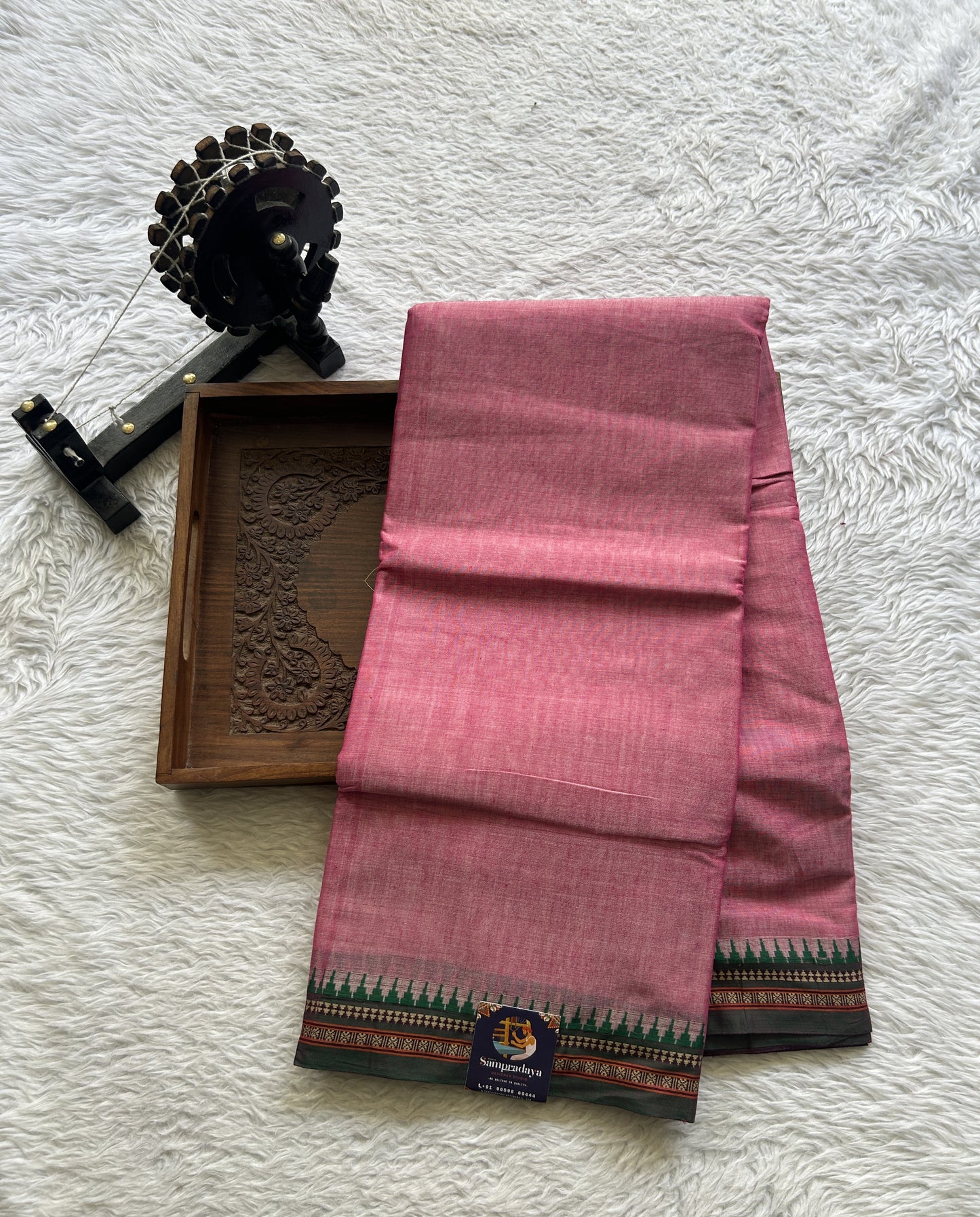 Narayanpet Cotton Saree Pink Colored Complemented with a Thread Border. - Sampradaya Designer Studio