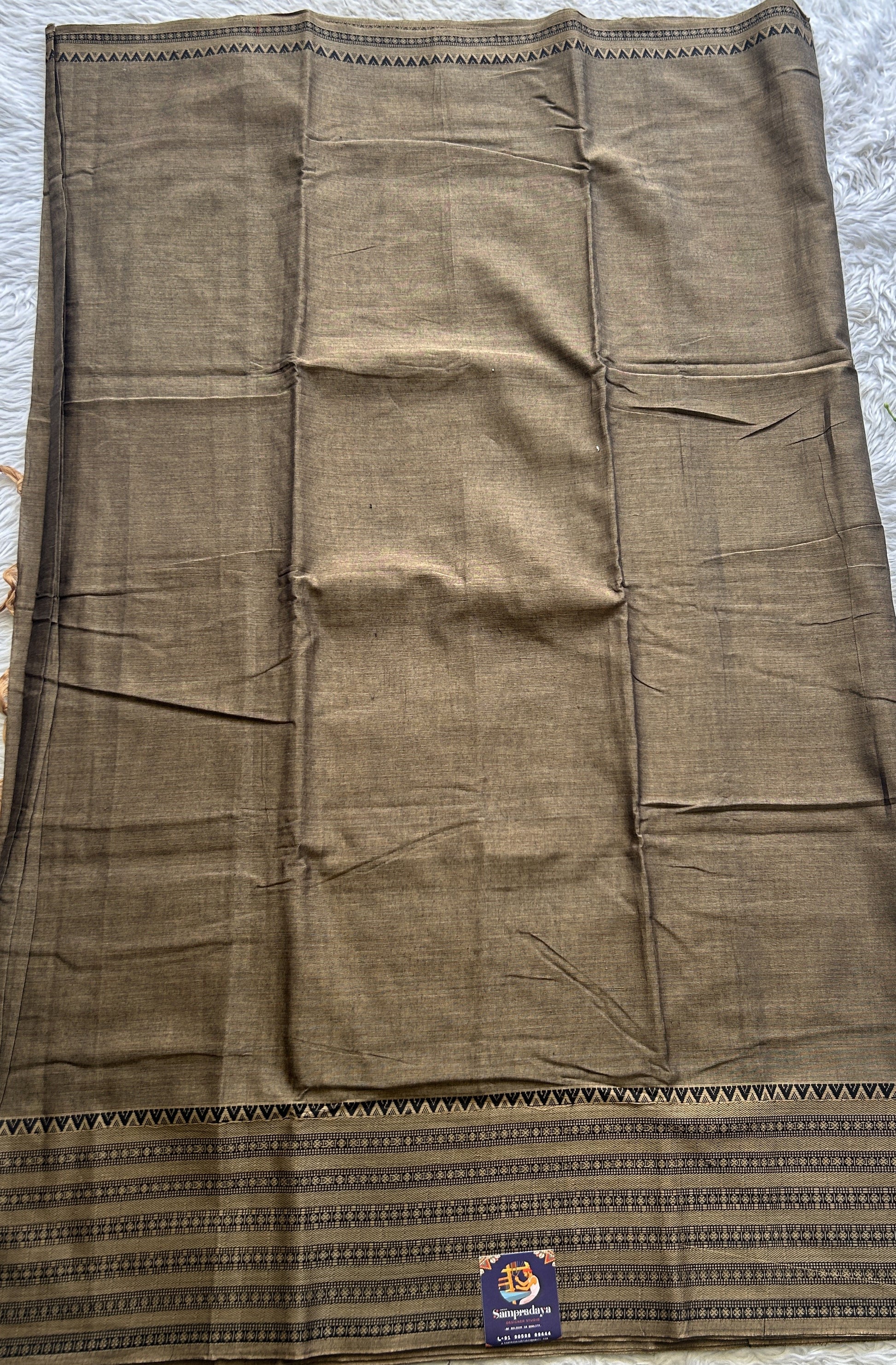 Narayanpet Cotton Saree Dark Gray Colored Complemented with a Thread Border. - Sampradaya Designer Studio