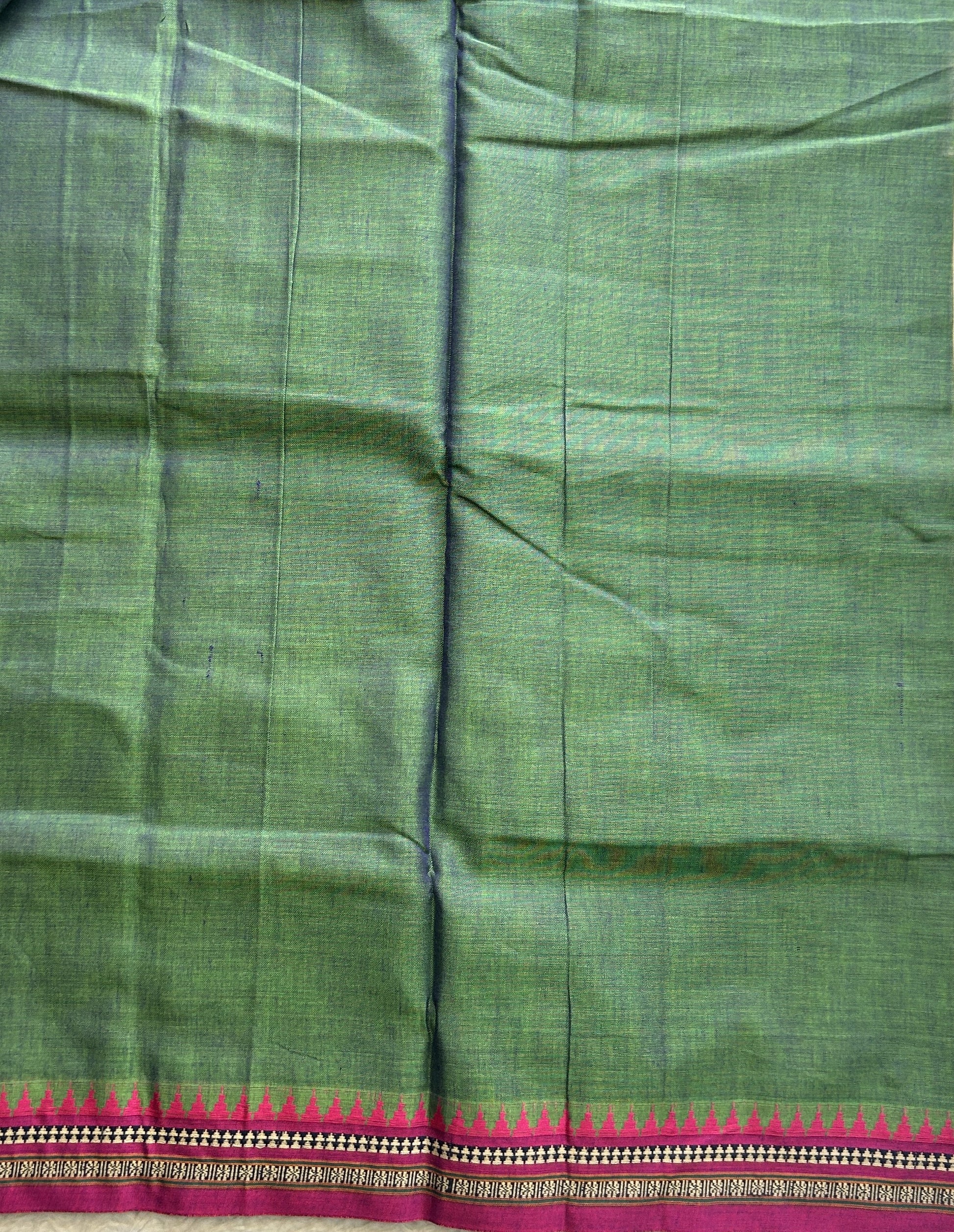 Narayanpet Cotton Saree Leaf Green Colored Complemented with a Thread Border. - Sampradaya Designer Studio
