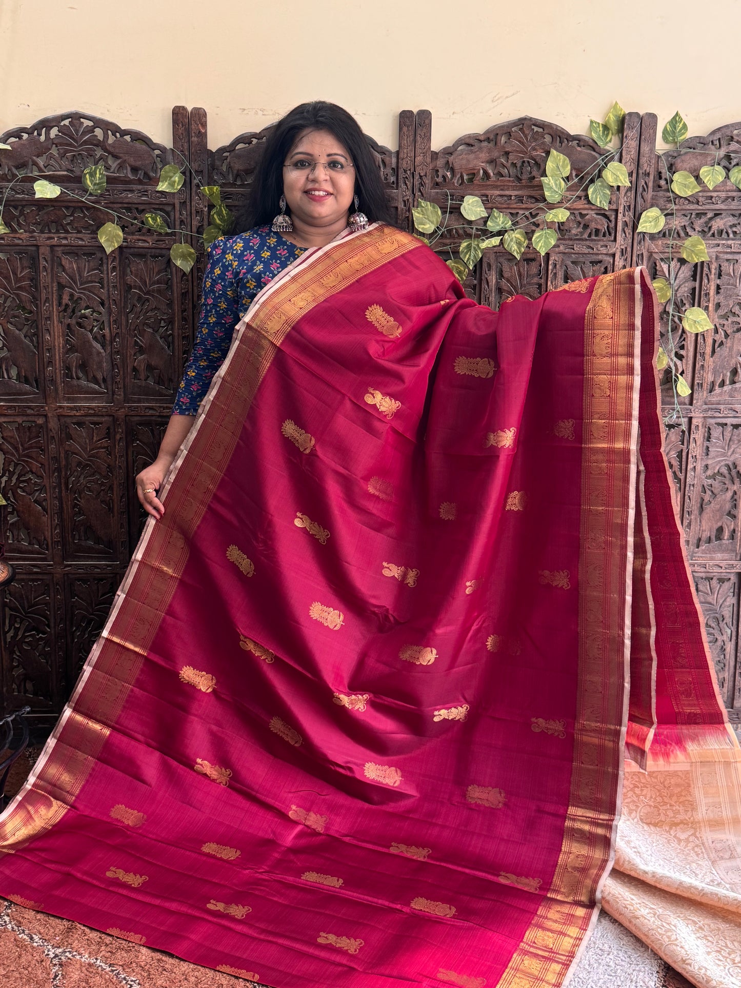 Maroon Pure Kanjivaram Silk Saree | Weaving Border With Peacock & Lotus Butta | Handloom | Silk Mark Certified