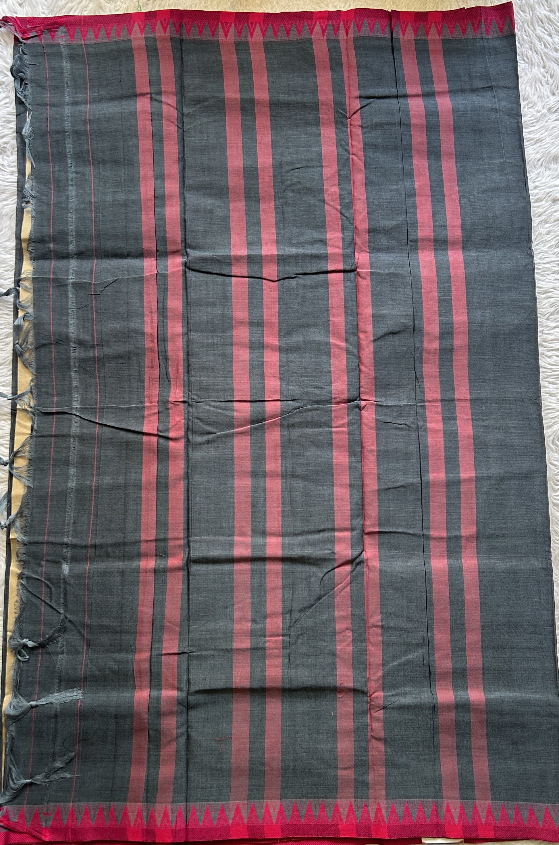 Narayanpet Cotton Saree Elephant Gray Colored Complemented with a Thread Border. - Sampradaya Designer Studio