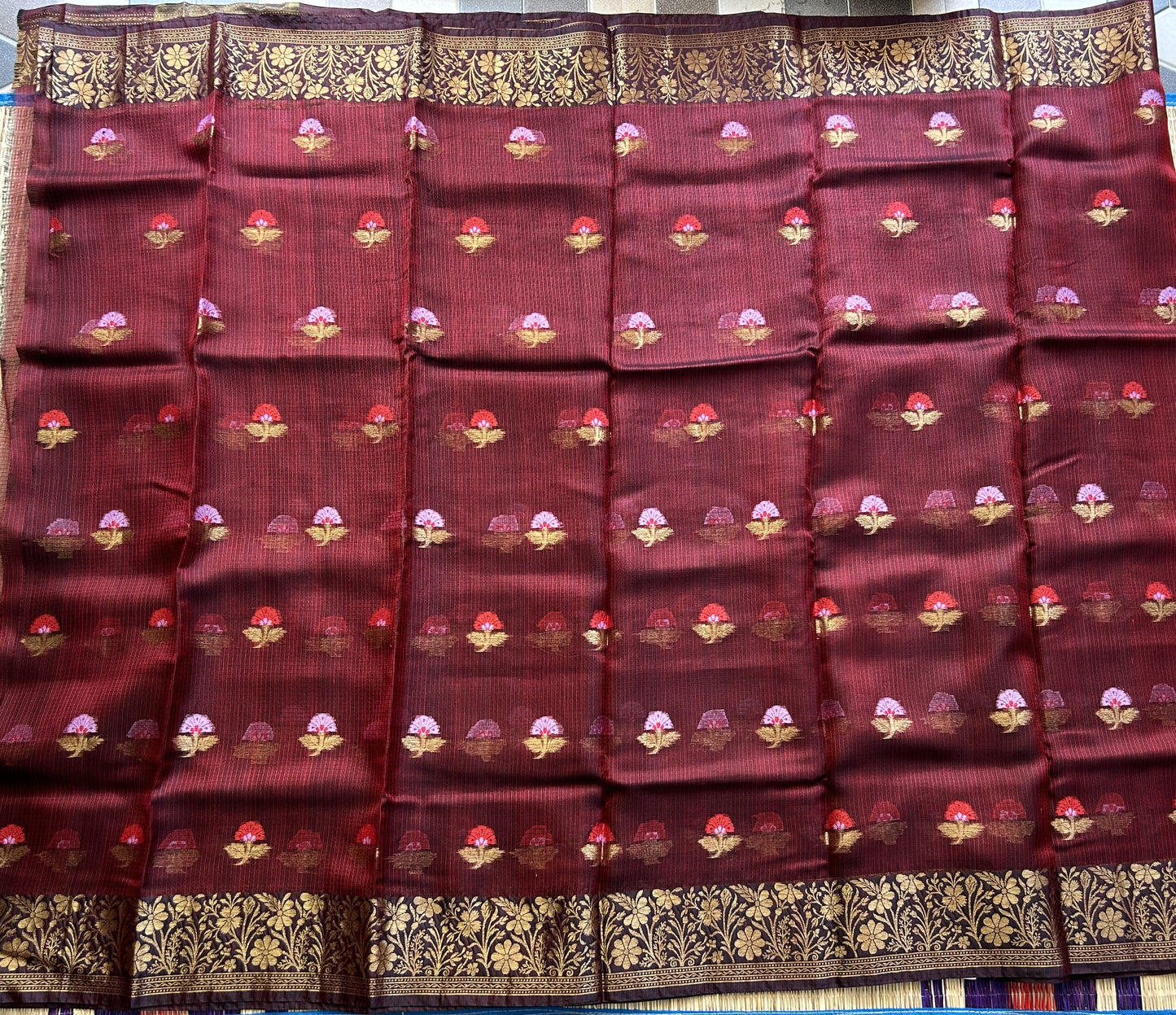 Pure Handloom Silk Kota Saree |   Maroon  Pure Handloom Silk Kota Saree | Silk Mark Certified  Pure Handloom Silk Kota Saree | Silk Mark Certified| Gold Zari  With Temple Border | Silk Mark Certified